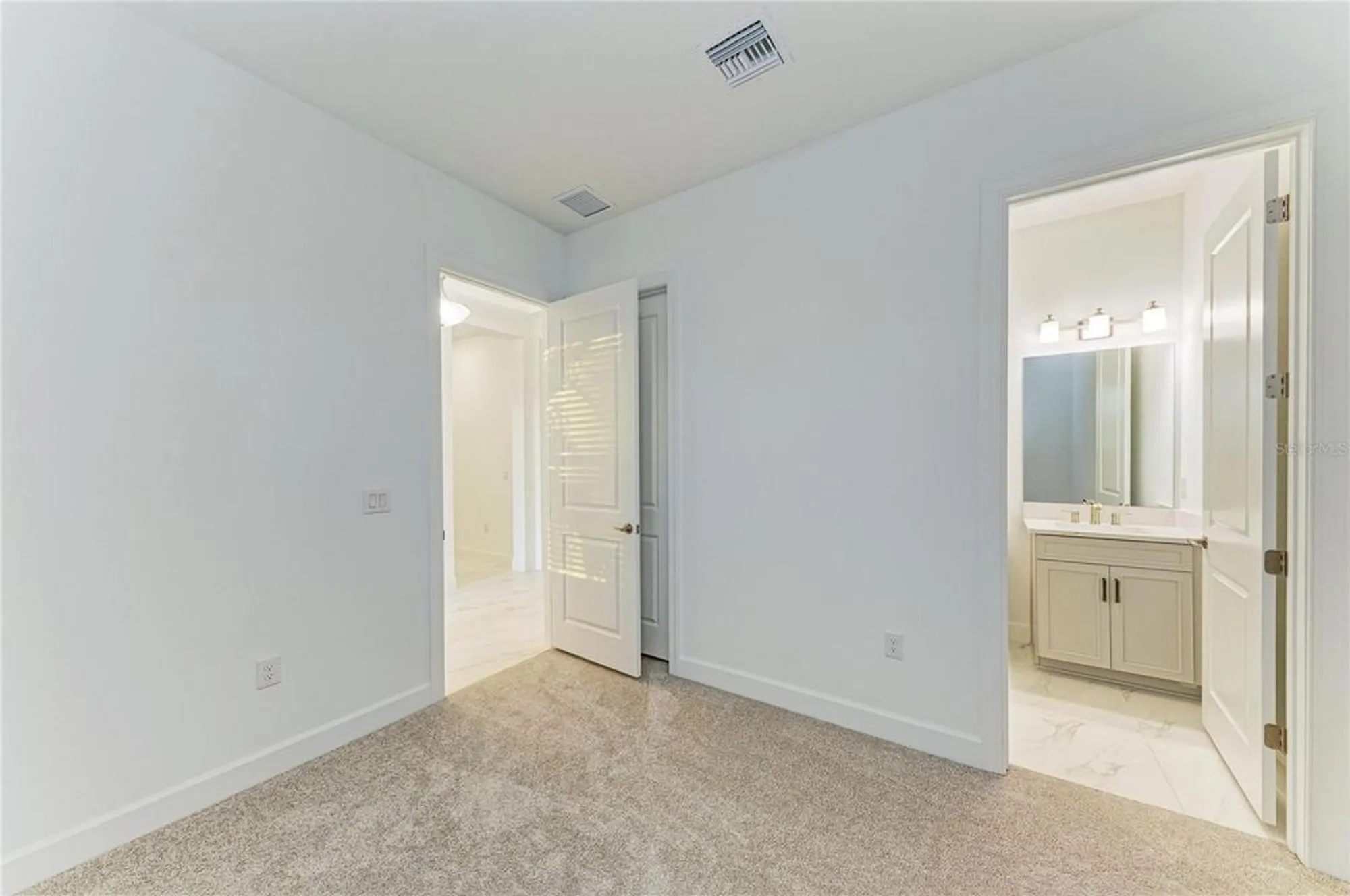 Property Slideshow image 37 of 72 | 3303 vicenza ct, Lakewood Ranch, FL, 34211