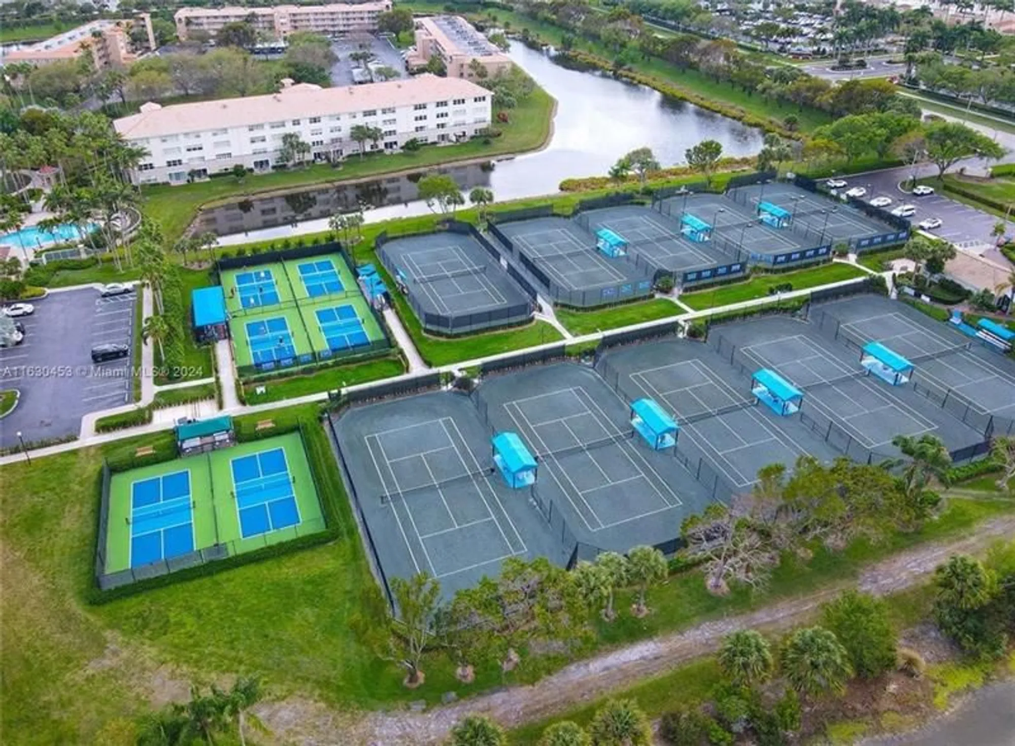 Property Slideshow image 19 of 27 | 5746 crystal shores dr 402, Boynton Beach, FL, 33437