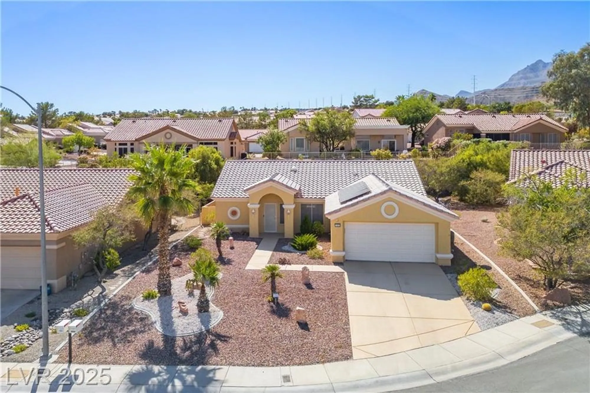 Property Slideshow image 29 of 74 | 10505 linden wood ct, Las Vegas, NV, 89134