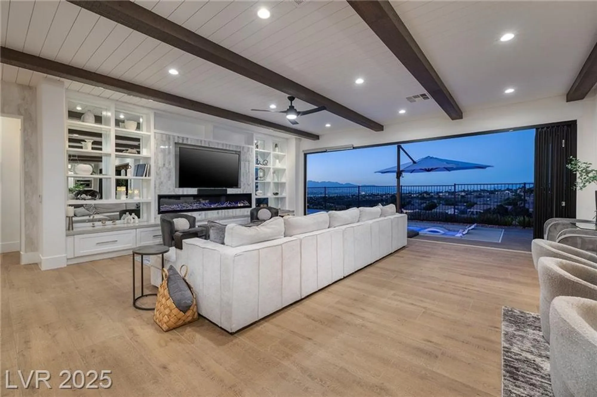 Property Slideshow image 17 of 48 | 2840 foxtail creek ave, Henderson, NV, 89052