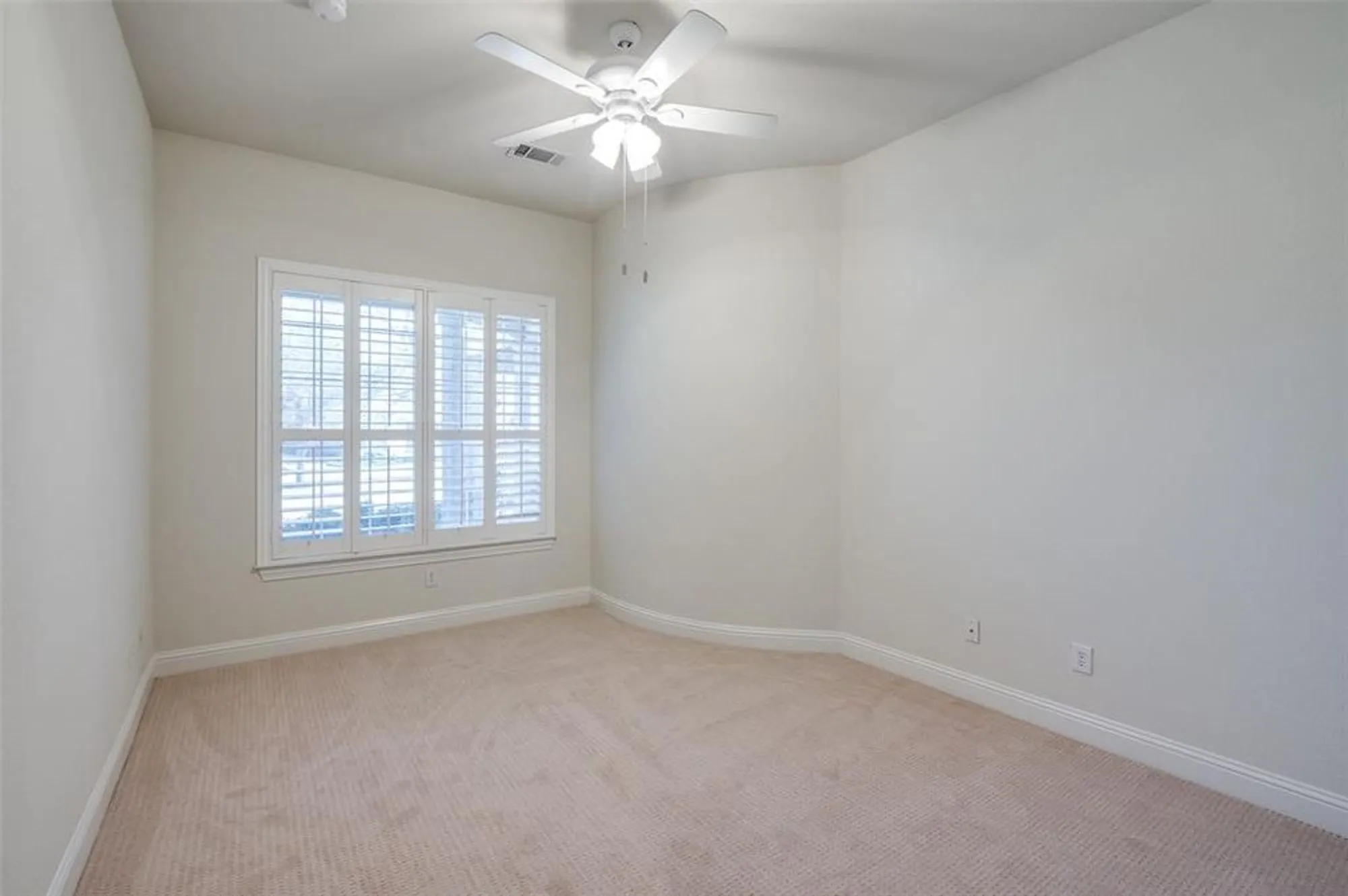 Property Slideshow image 19 of 25 | 7205 oakmont dr, Frisco, TX, 75036