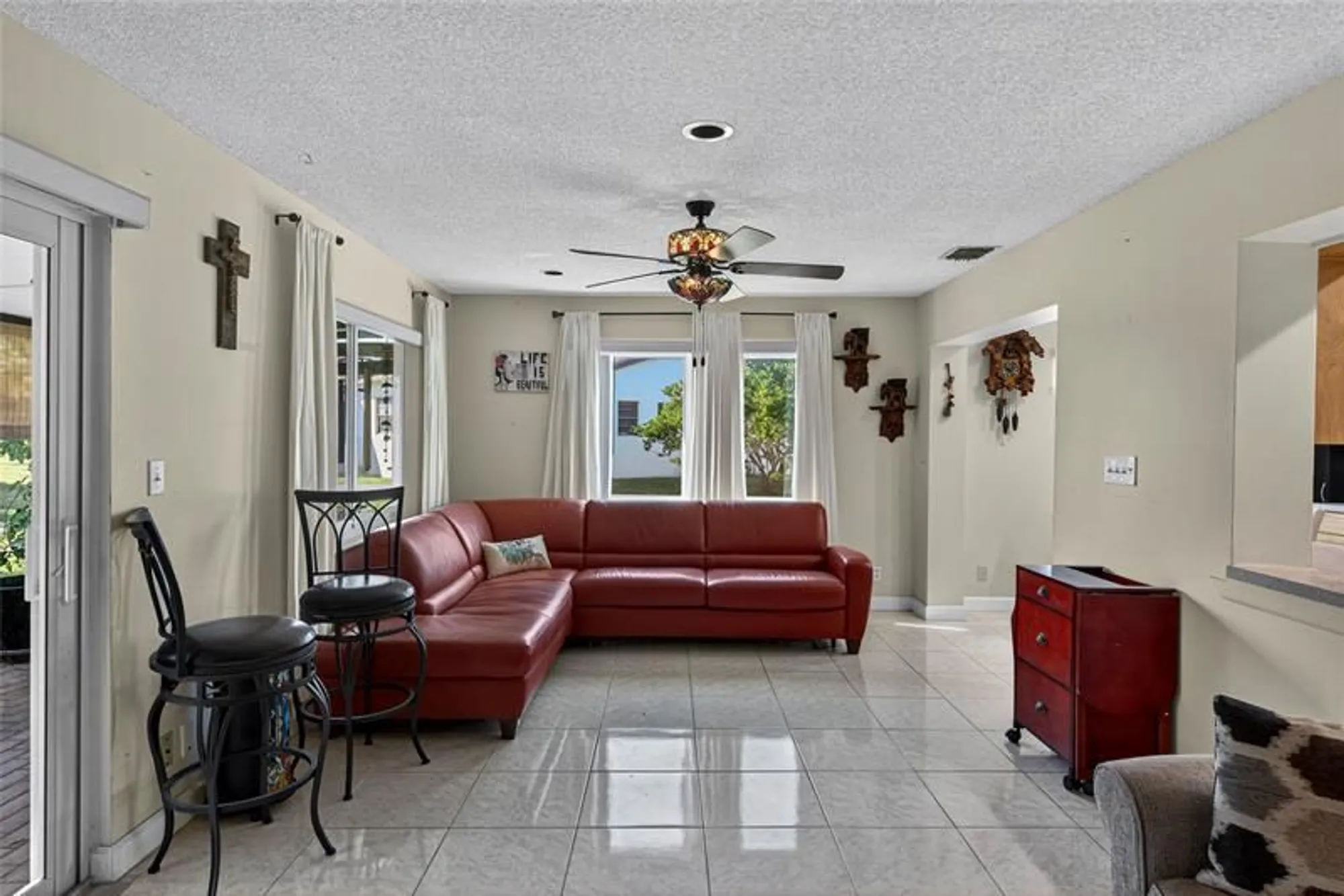 Property Slideshow image 19 of 50 | 9812 nw 75th ct, Tamarac, FL, 33321
