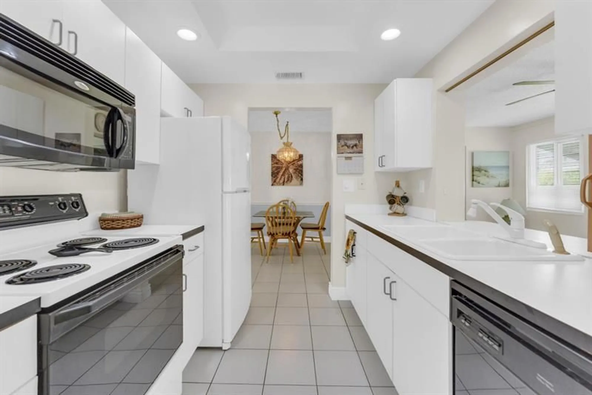 Property Slideshow image 8 of 40 | 2641 w golf blvd, Pompano Beach, FL, 33064