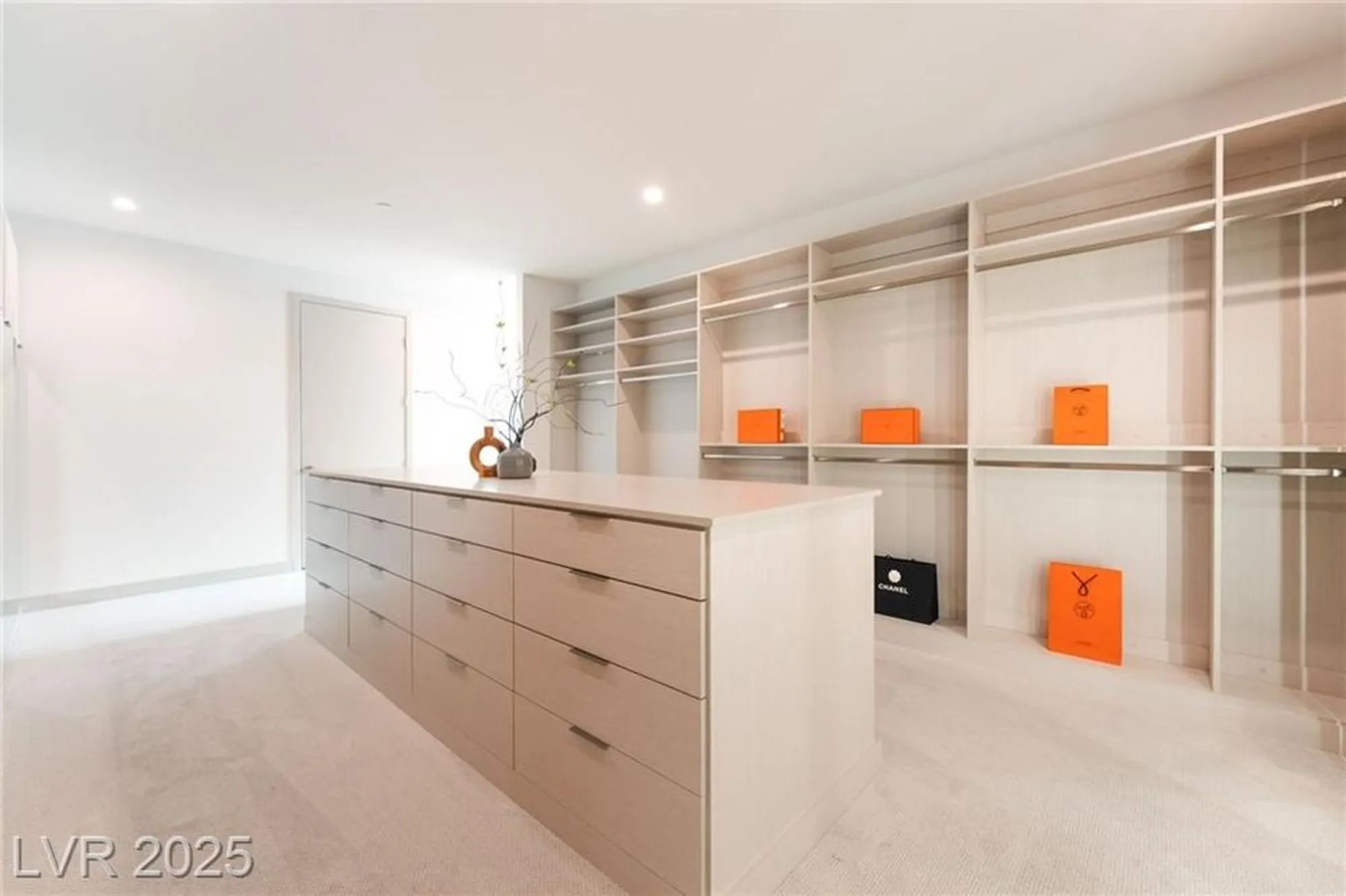 Property Slideshow image 24 of 67 | 33 falling ridge ln, Henderson, NV, 89011