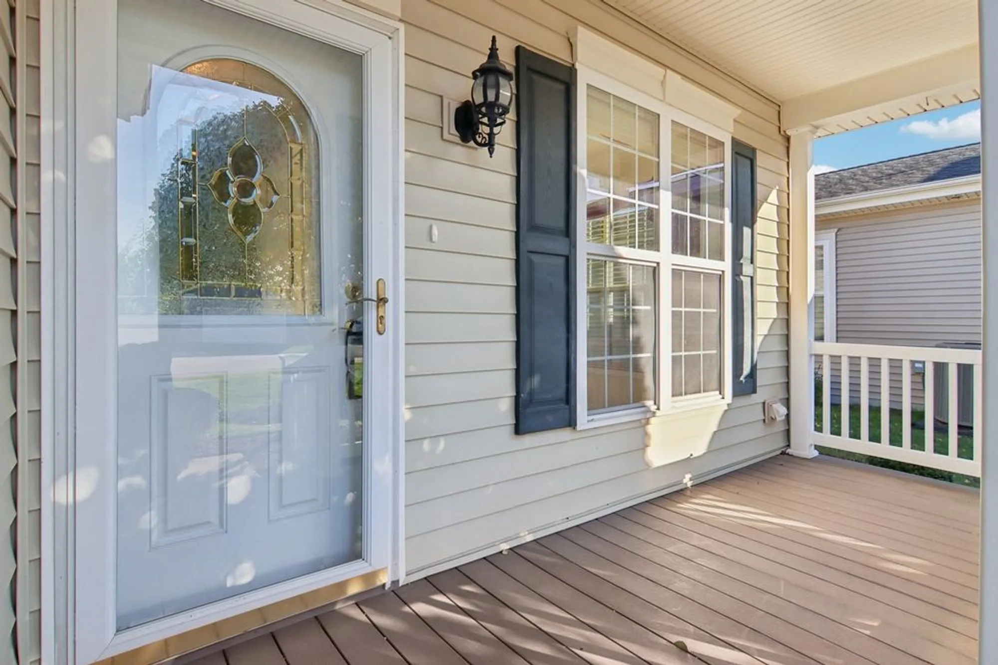 Property Slideshow image 4 of 39 | 328 legacy ct, Grayslake, IL, 60030