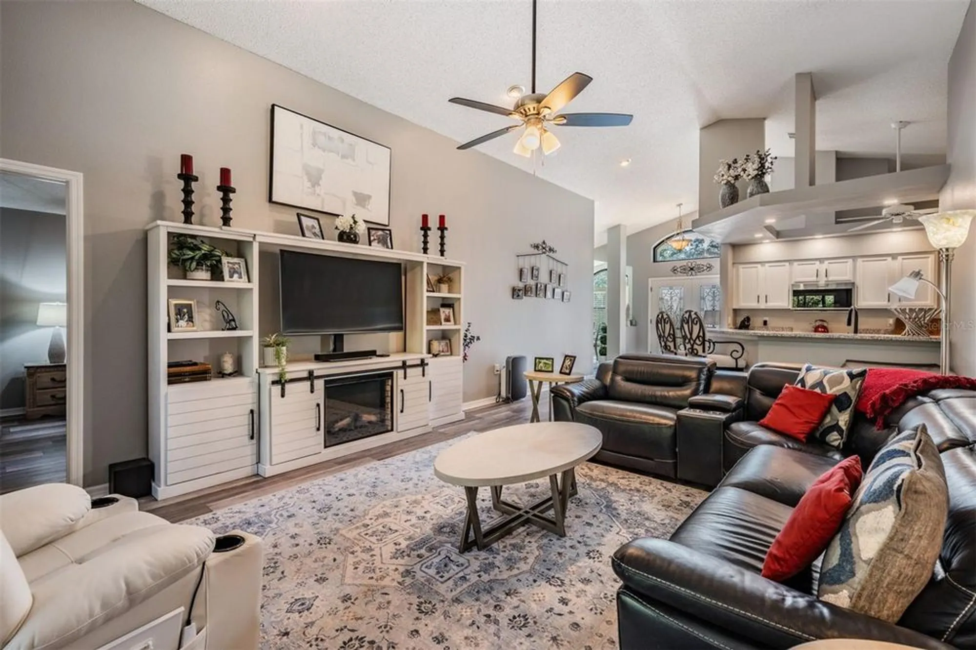 Property Slideshow image 19 of 57 | 525 bent oak ct, Spring Hill, FL, 34609