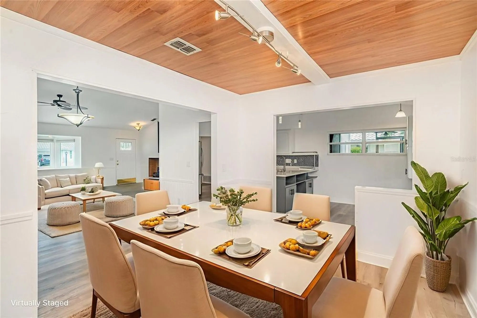 Property Slideshow image 8 of 31 | 2048 berry roberts dr, Sun City Center, FL, 33573