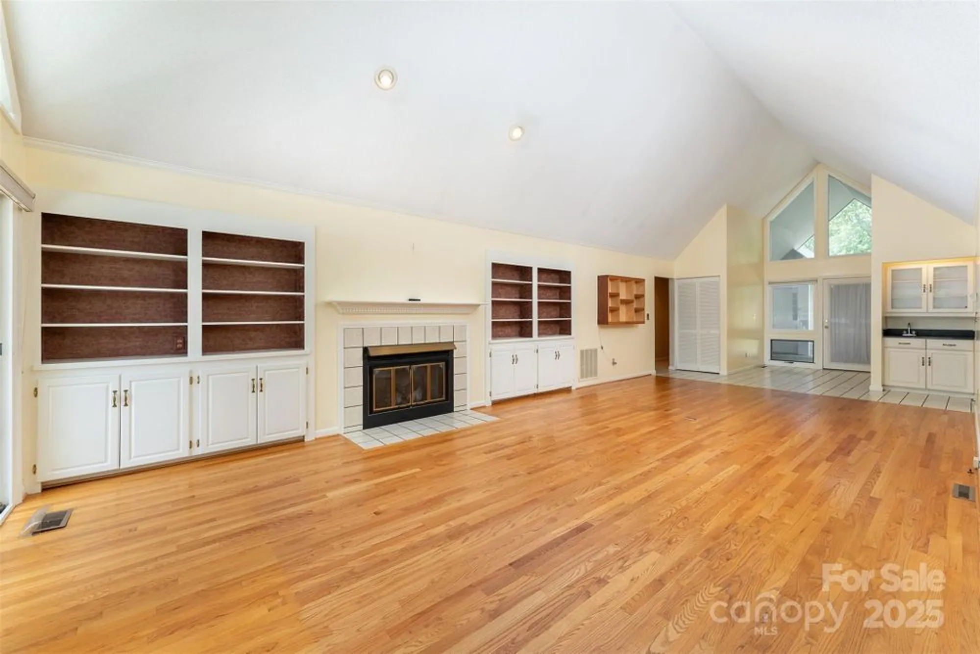 Property Slideshow image 14 of 41 | 144 overlook dr, Flat Rock, NC, 28731