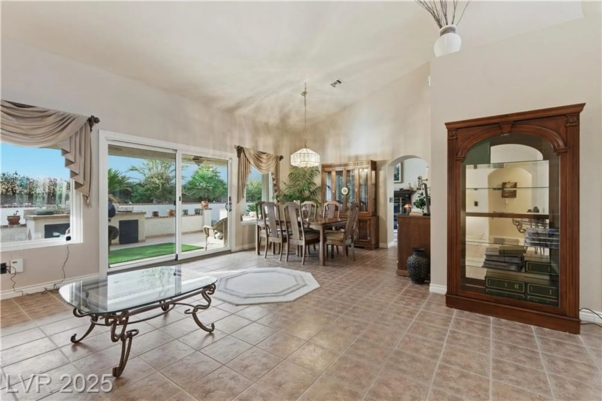 Property Slideshow image 8 of 60 | 8909 meadowood dr, Las Vegas, NV, 89134