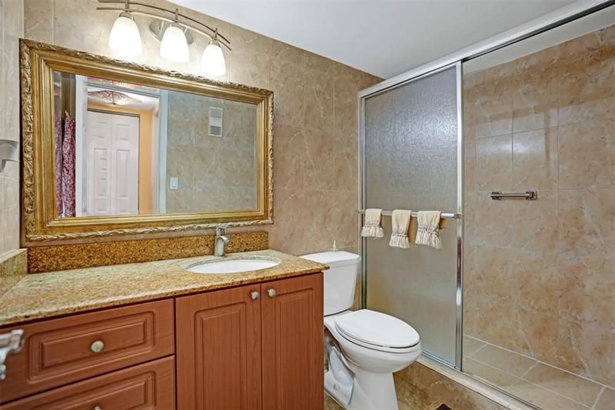 Property Slideshow image 26 of 48 | 1101 colony point cir 403, Pembroke Pines, FL, 33026