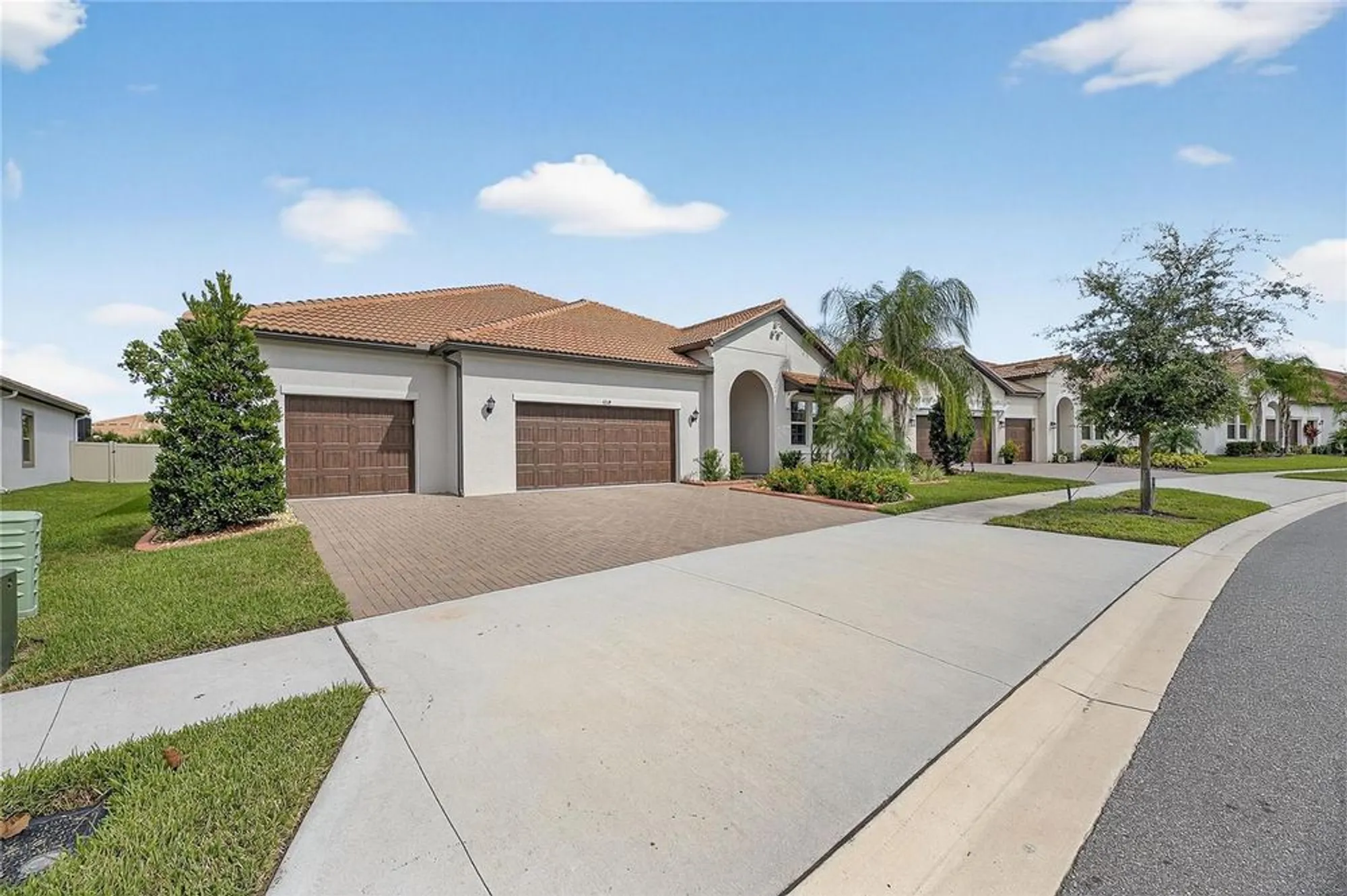 Property Slideshow image 4 of 96 | 5319 windy grove dr, Wimauma, FL, 33598