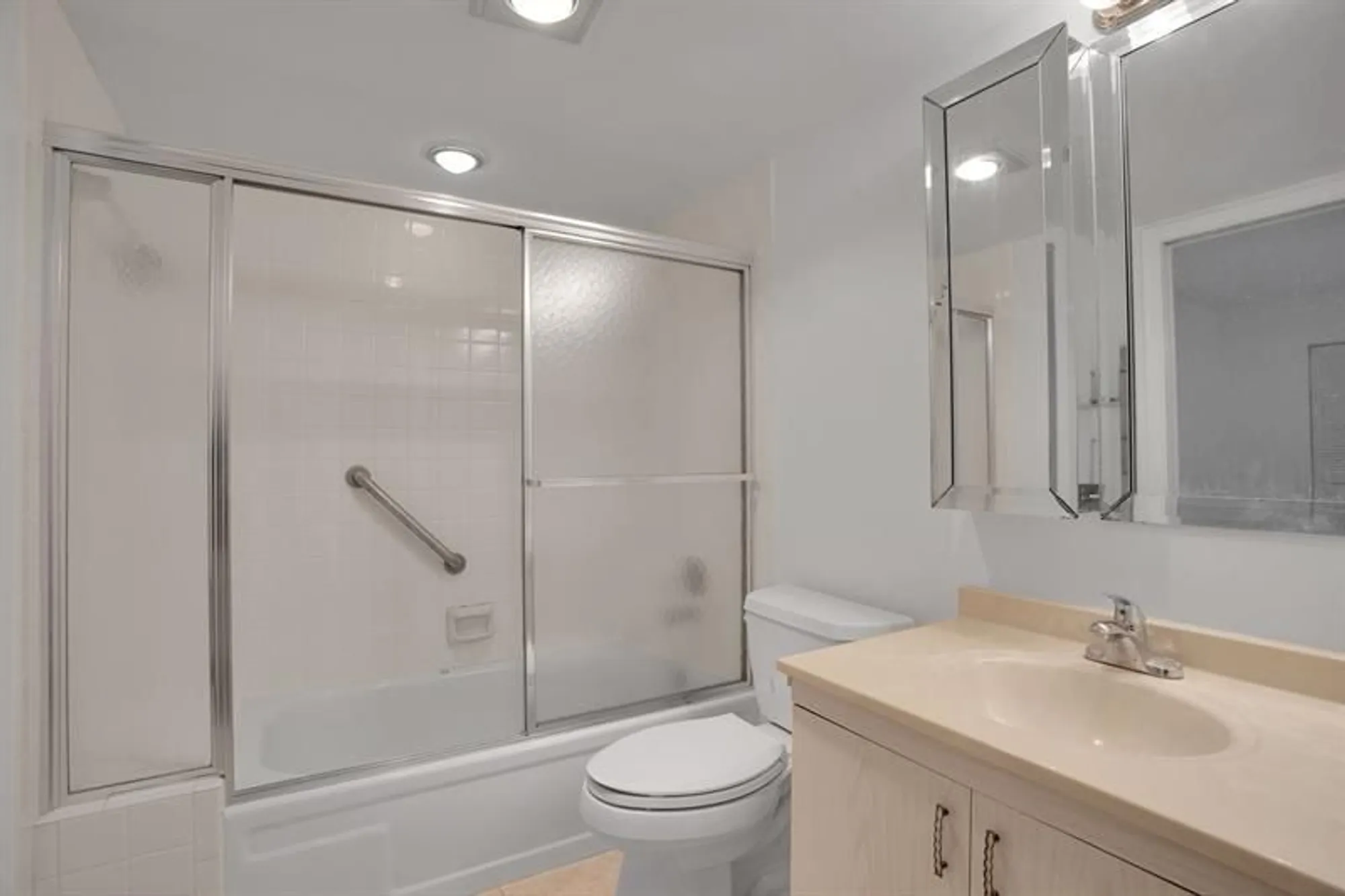 Property Slideshow image 27 of 31 | 2006 granada dr n2, Coconut Creek, FL, 33066