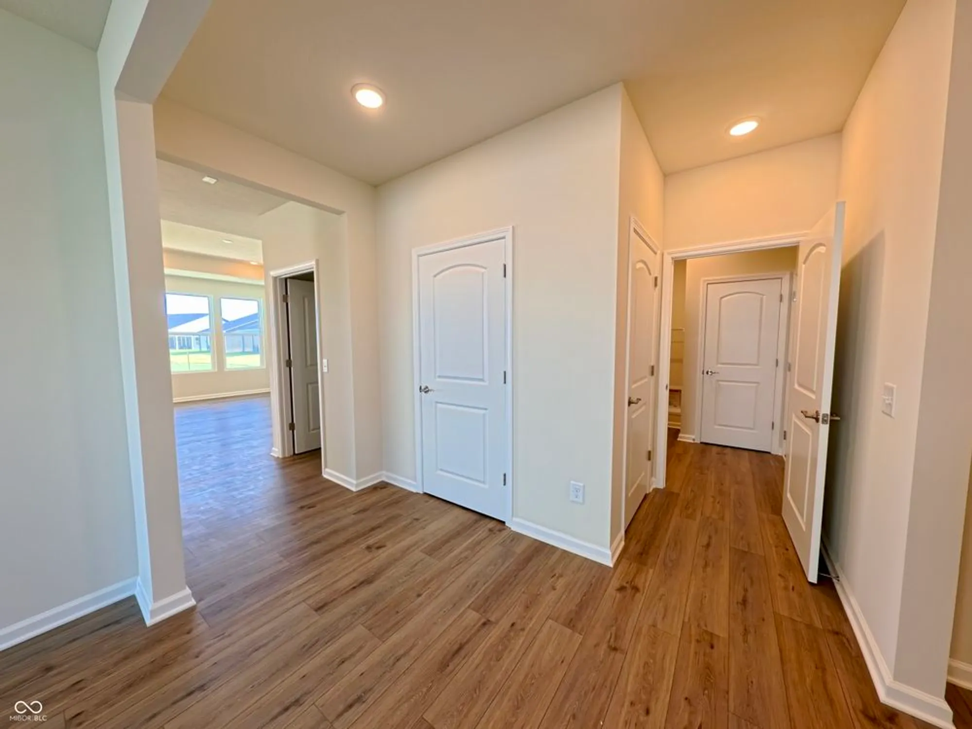 Property Slideshow image 21 of 61 | 811 daisy st, Greenwood, IN, 46143