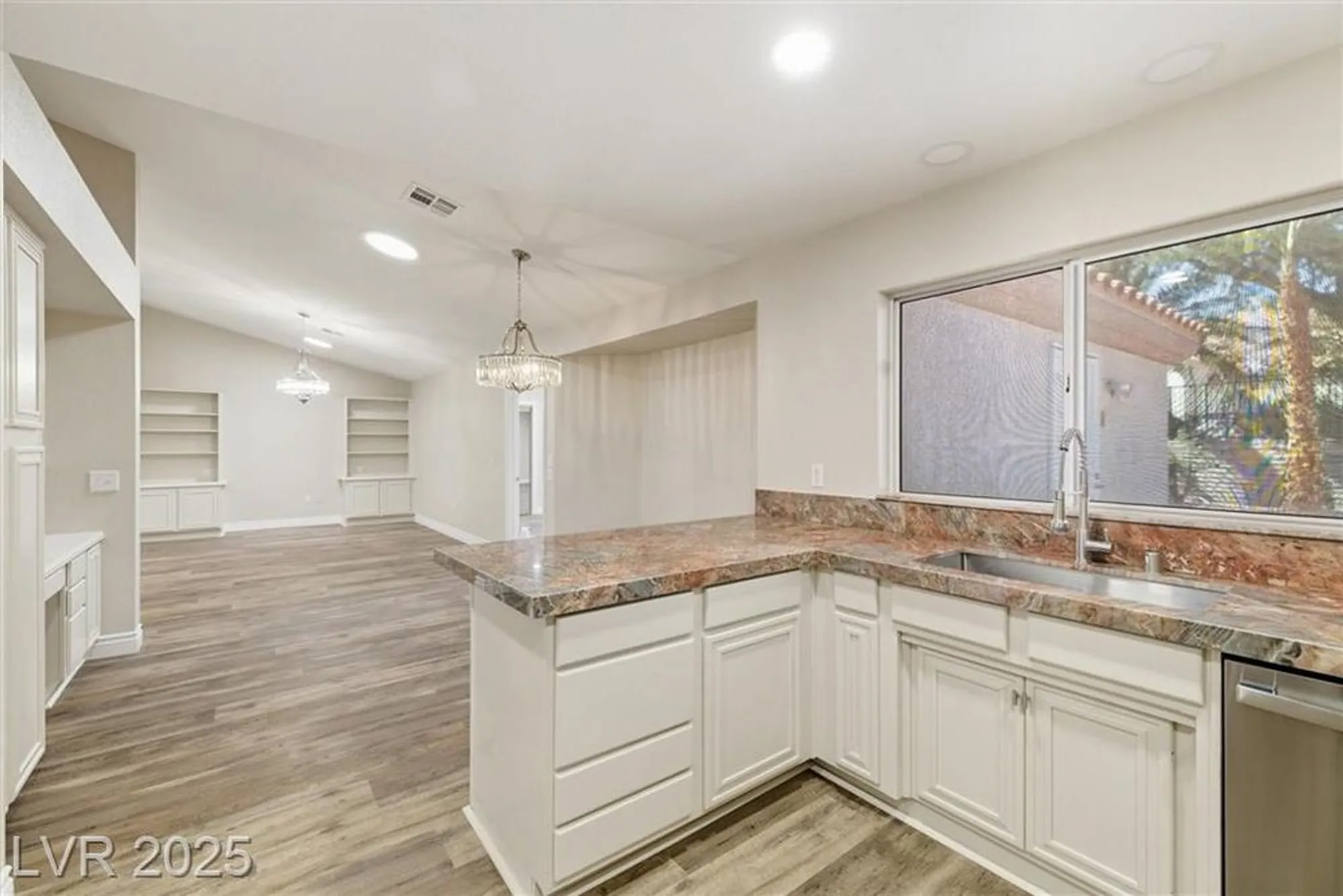 Property Slideshow image 36 of 66 | 3001 merimar dr, Las Vegas, NV, 89134