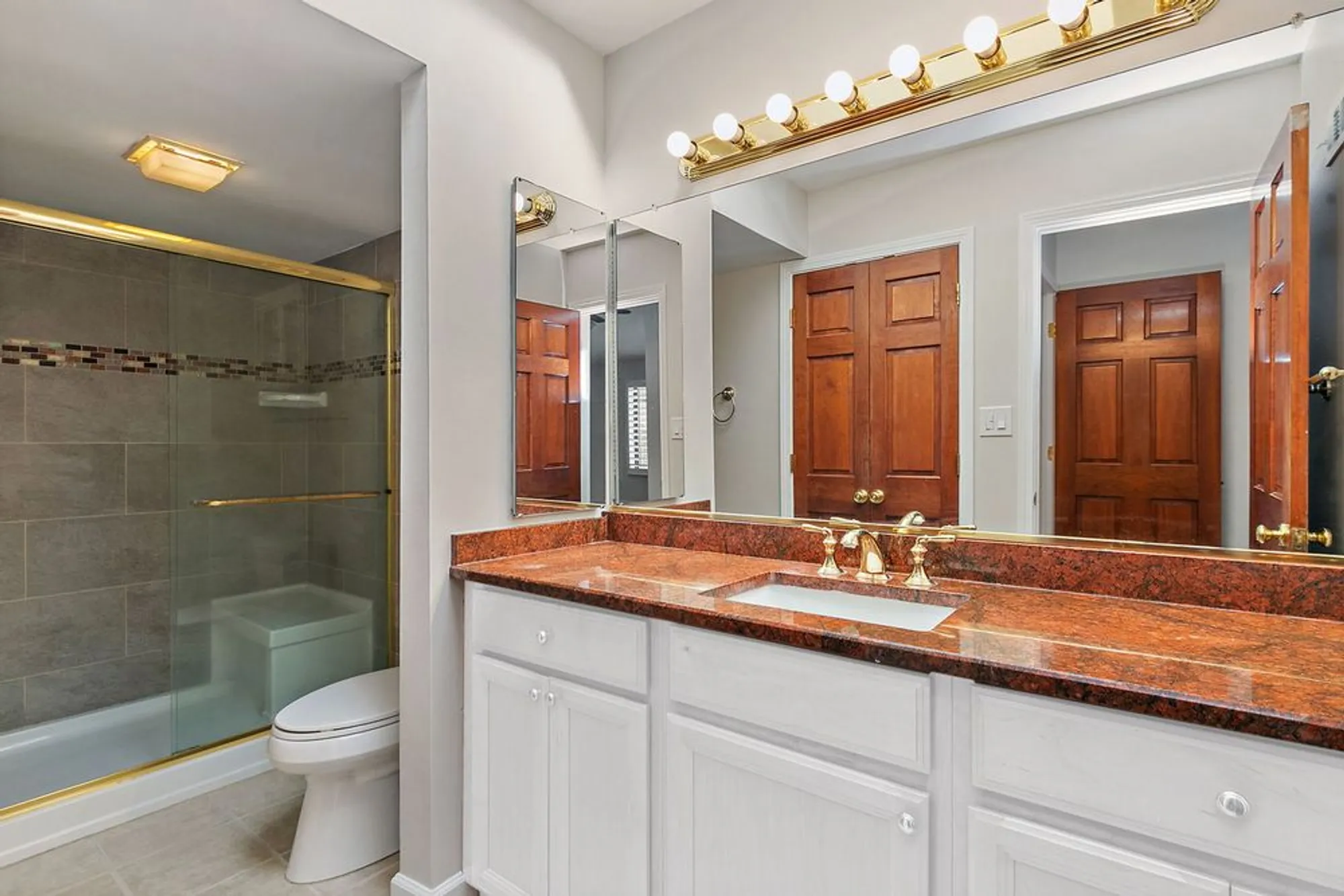 Property Slideshow image 19 of 39 | 830 oak hill rd, Lake Barrington, IL, 60010