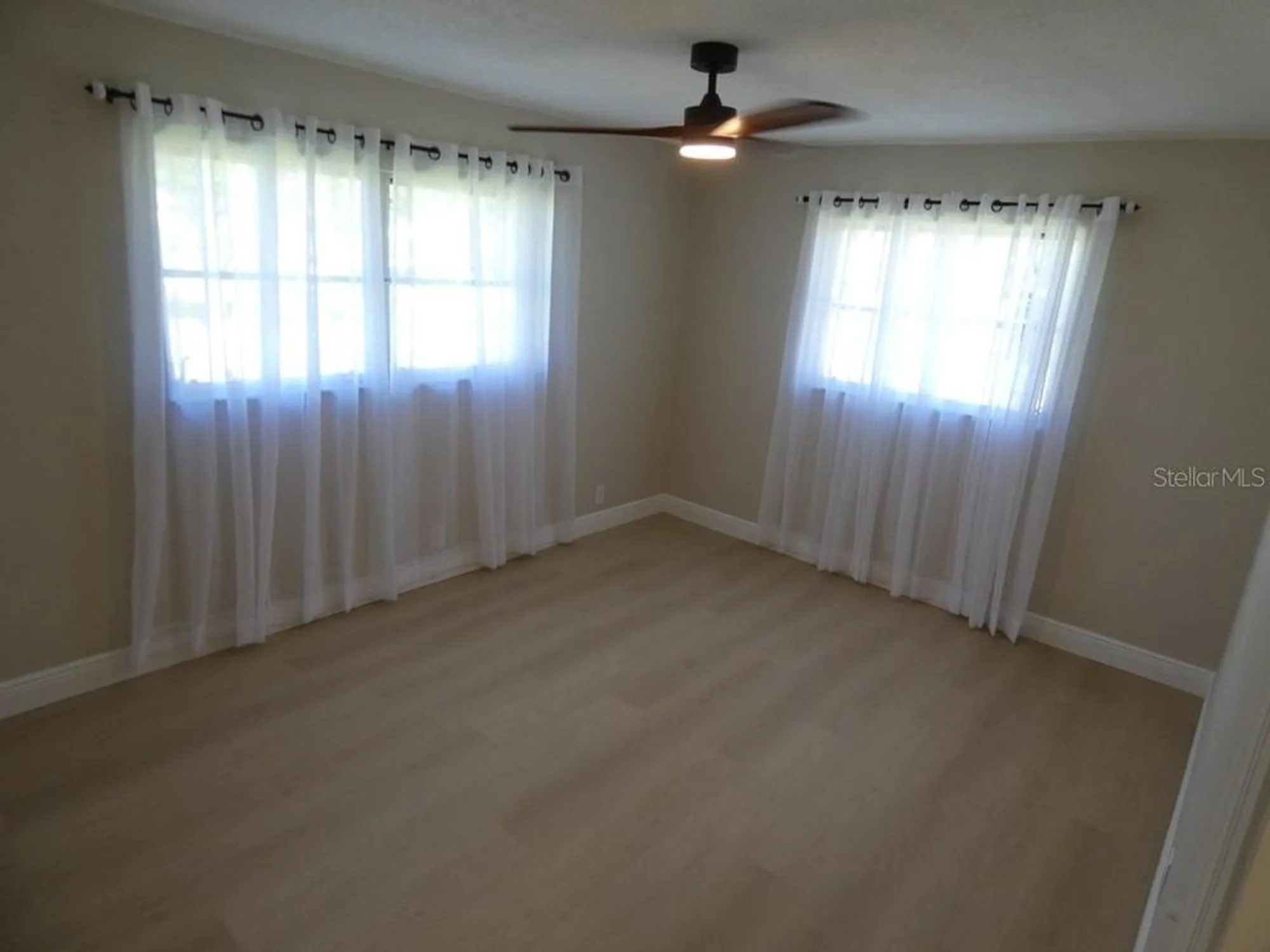 Property Slideshow image 7 of 25 | 2740 whitebridge dr a, Palm Harbor, FL, 34684