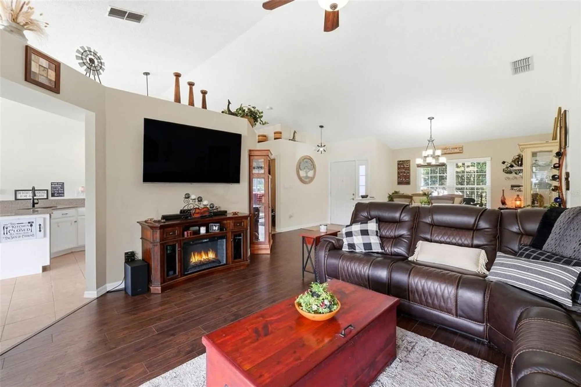 Property Slideshow image 12 of 40 | 26234 glen eagle dr, Leesburg, FL, 34748