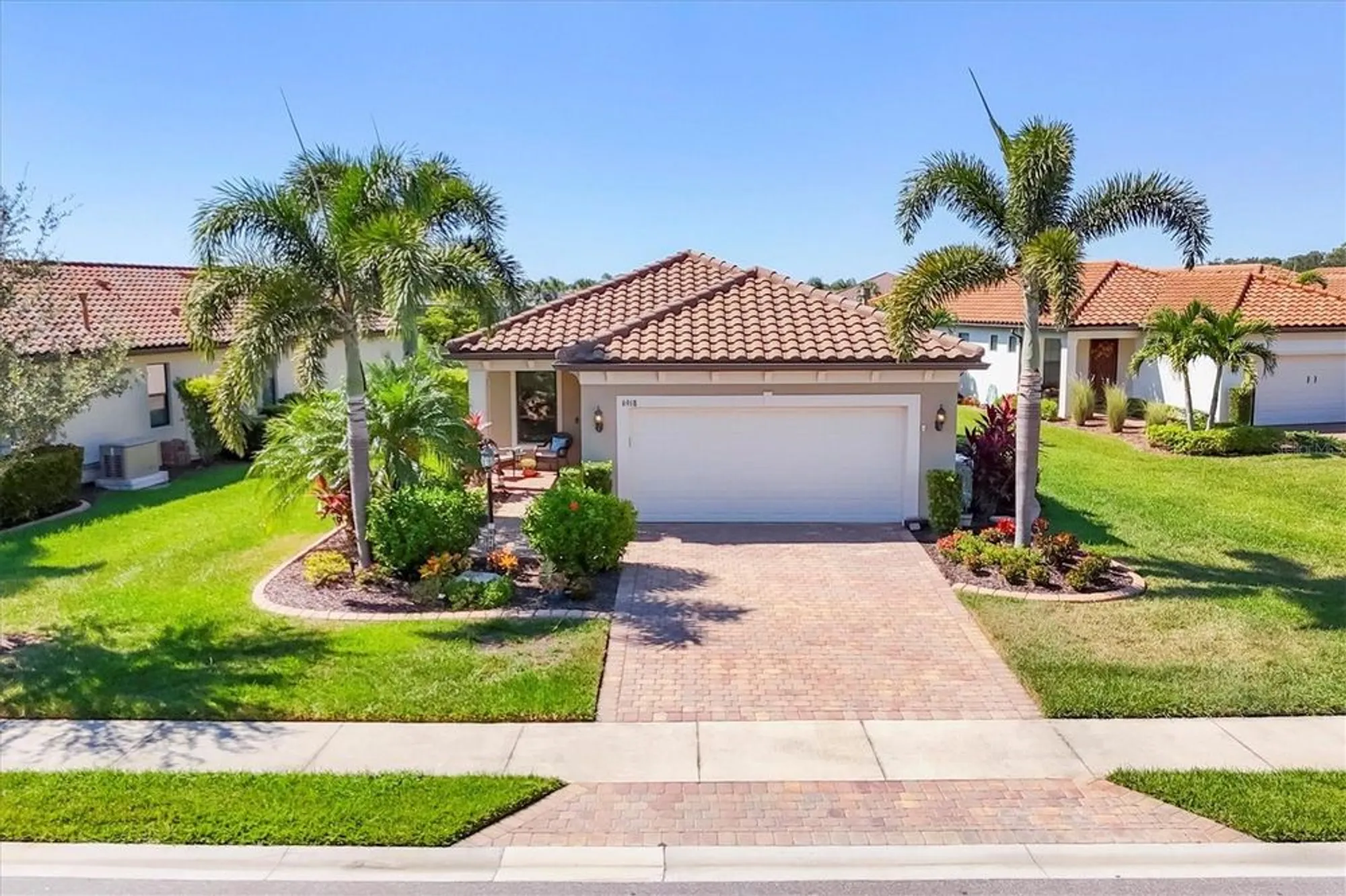 Property Slideshow image 1 of 78 | 6918 hanover ct, Lakewood Ranch, FL, 34202
