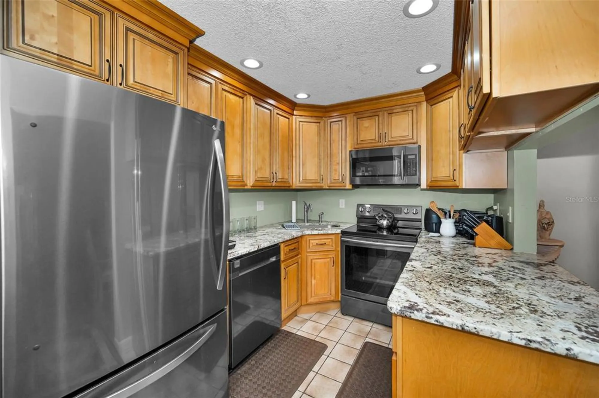 Property Slideshow image 23 of 65 | 2666 pine ridge way c2, Palm Harbor, FL, 34684