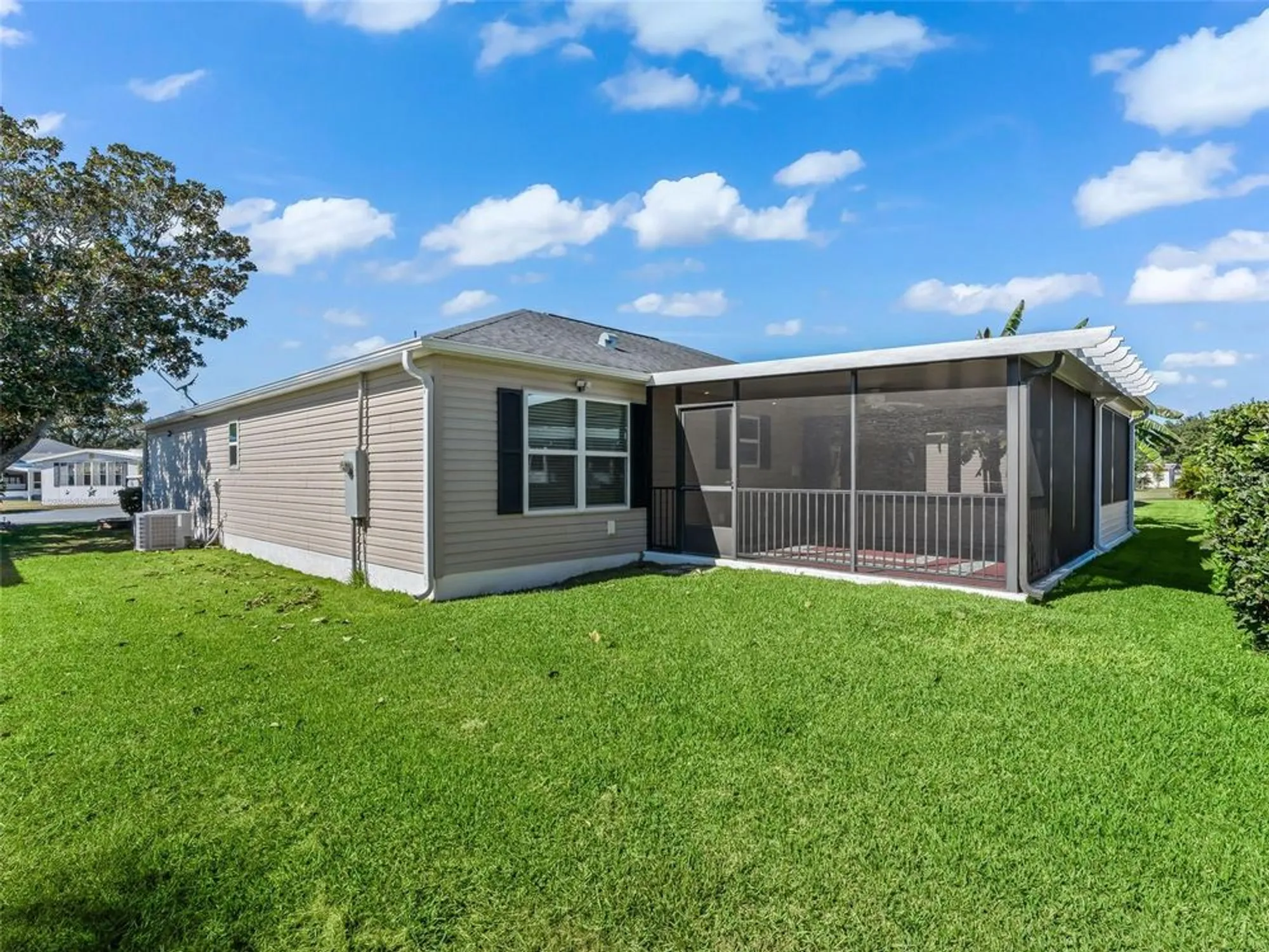 Property Slideshow image 32 of 37 | 828 silver oak ave, Lady Lake, FL, 32159