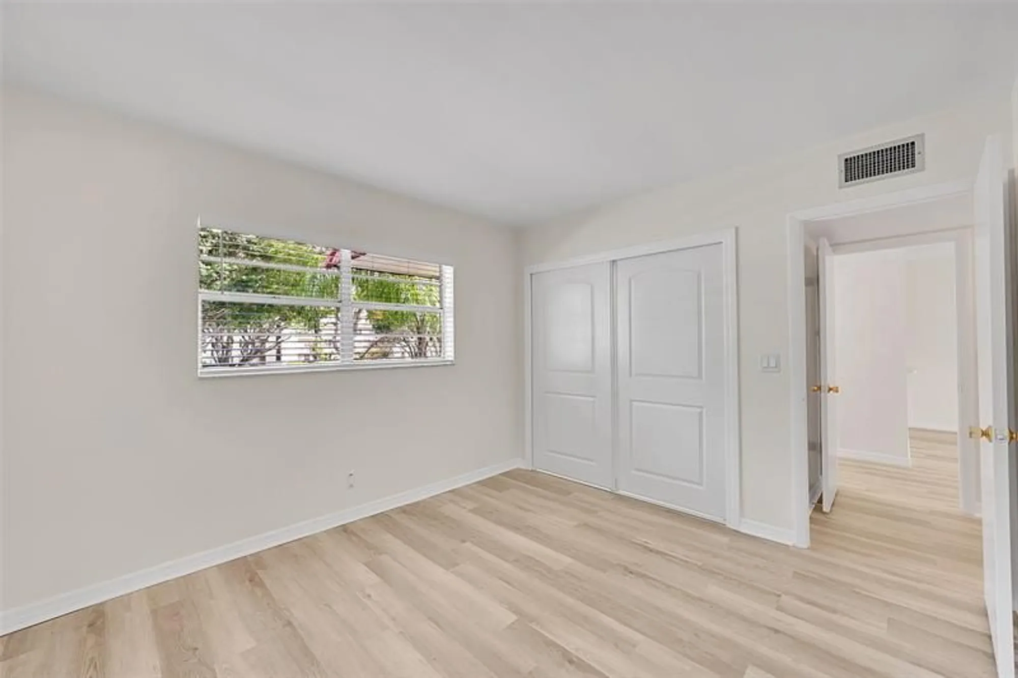Property Slideshow image 13 of 42 | 23 abbey ln 202, Delray Beach, FL, 33446