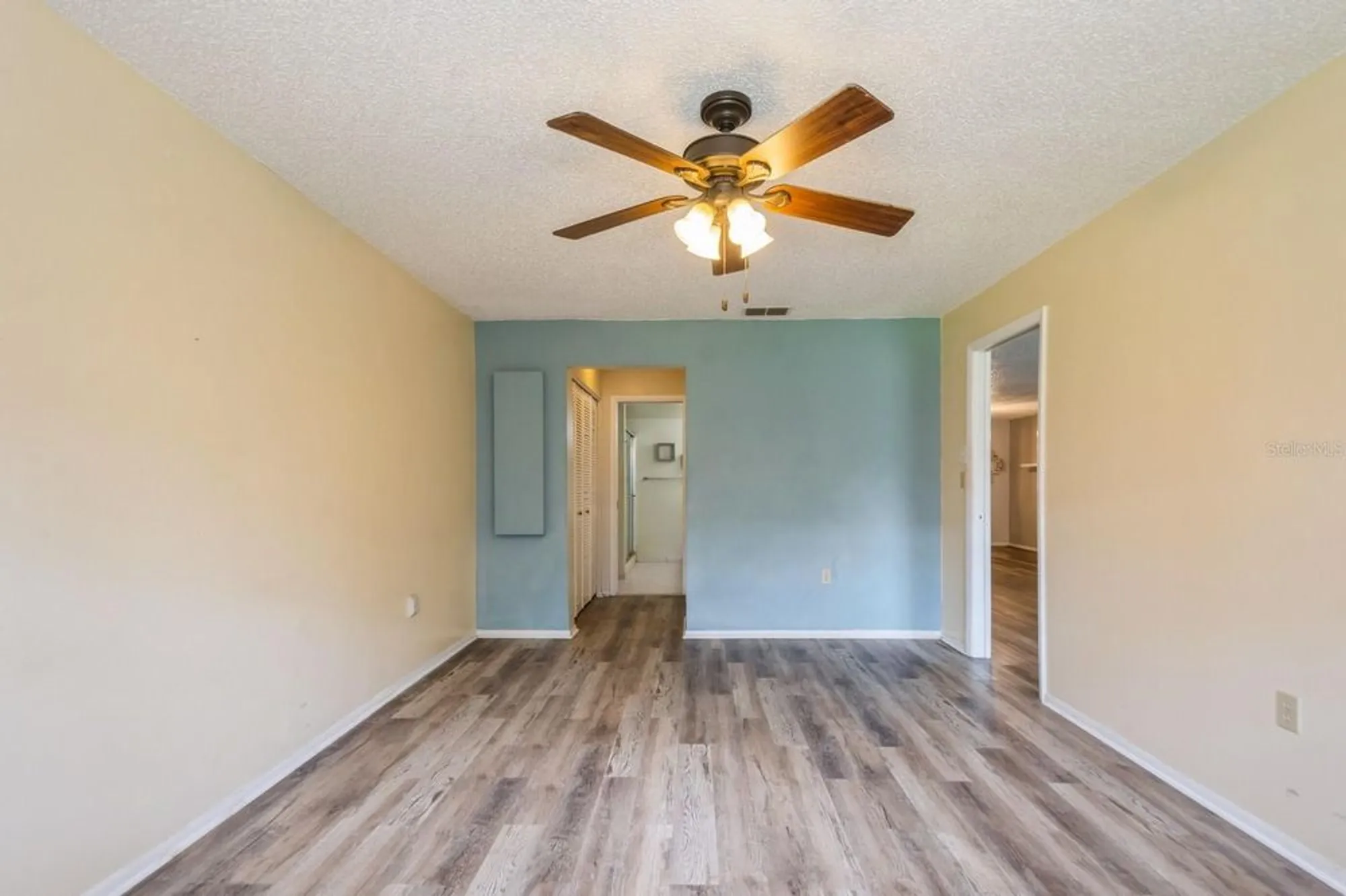 Property Slideshow image 10 of 35 | 19029 us highway 19 n apt 24c, Clearwater, FL, 33764