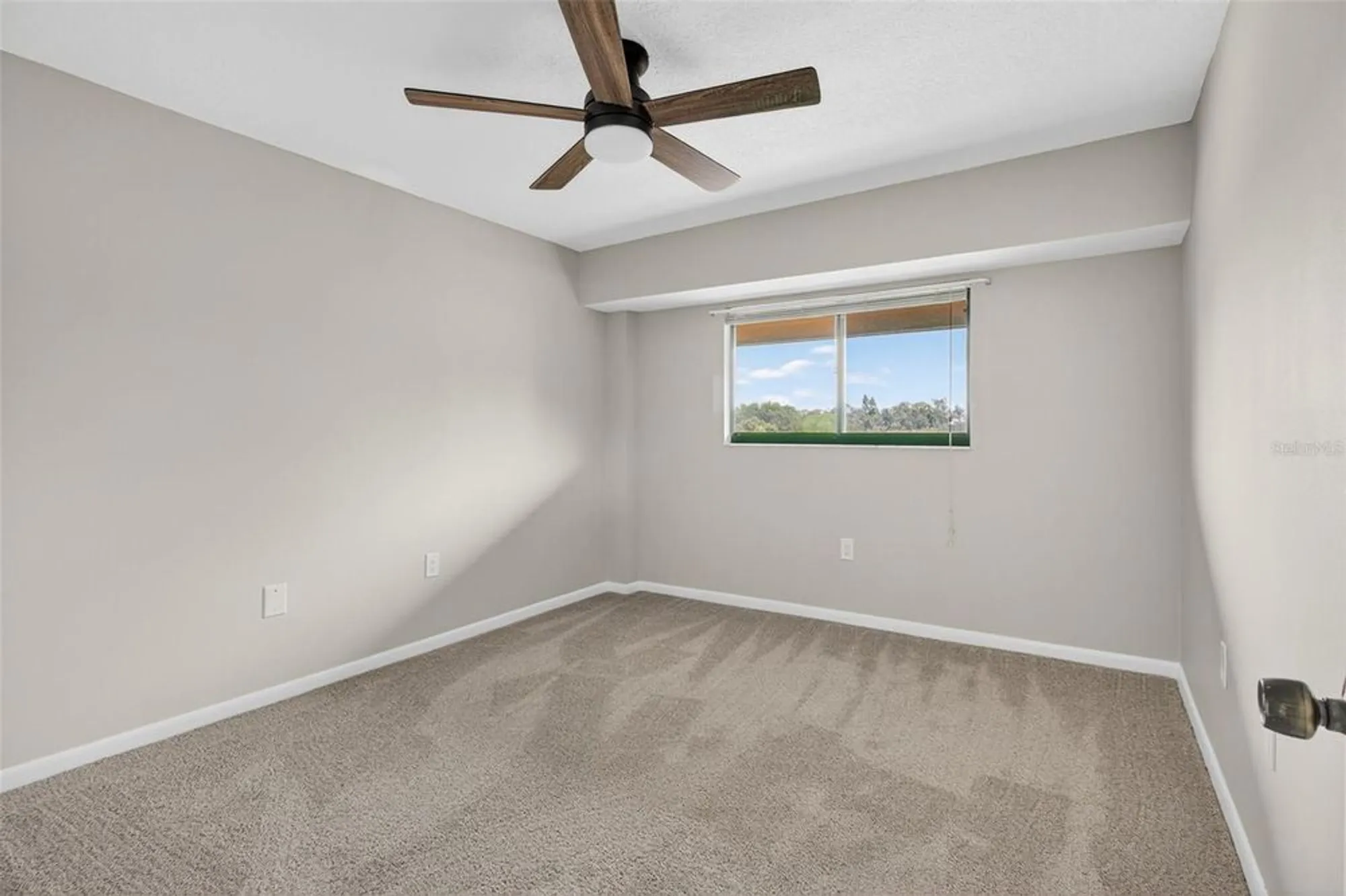 Property Slideshow image 22 of 37 | 1933 golfview dr # 1933, Tarpon Springs, FL, 34689