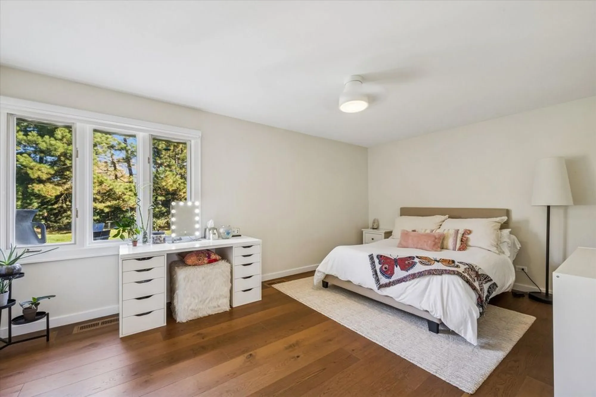 Property Slideshow image 17 of 30 | , Oak Brook, IL, 60523