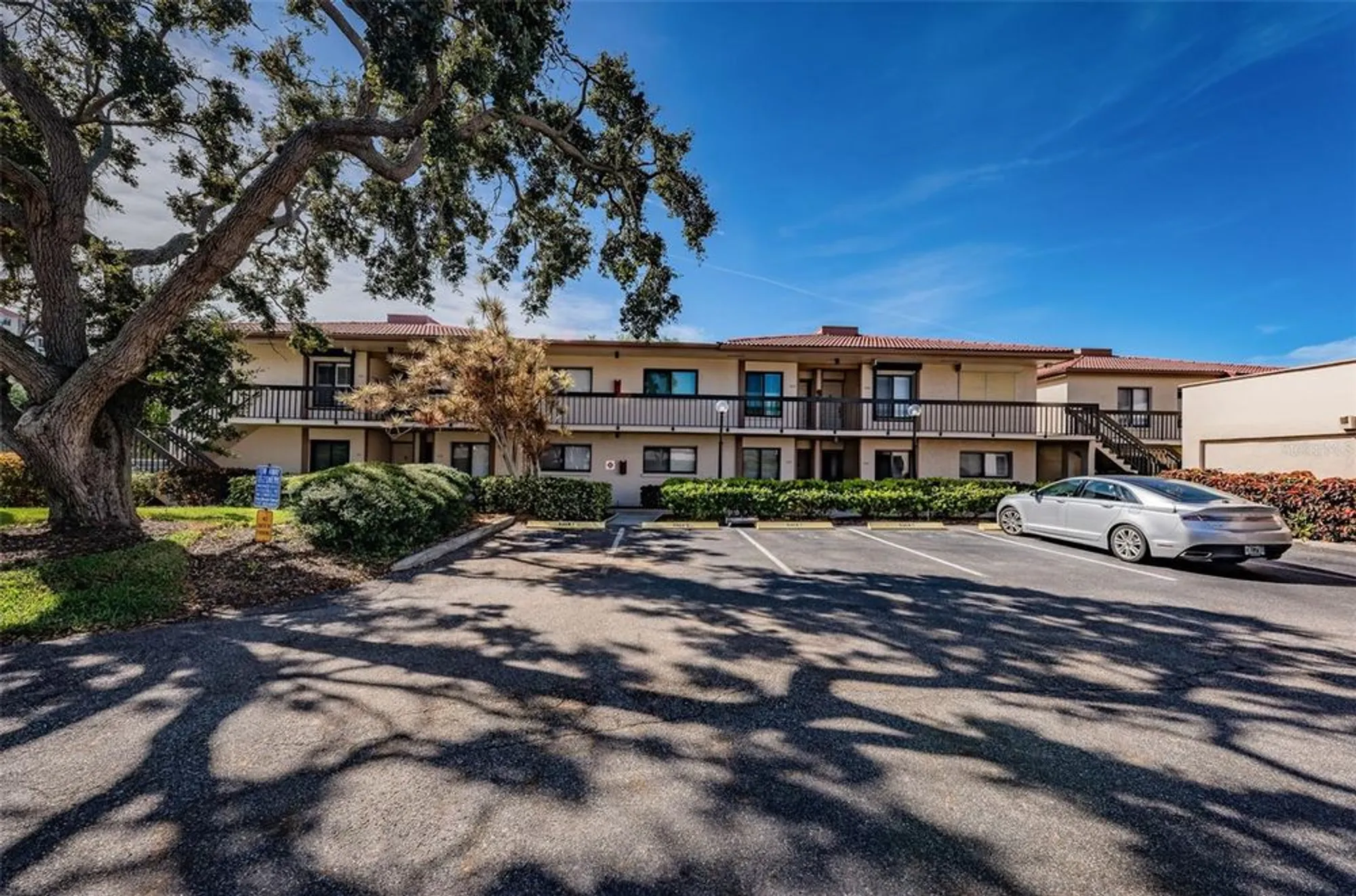 Property Slideshow image 44 of 64 | 6269 palma del mar blvd s apt 105, St Petersburg, FL, 33715