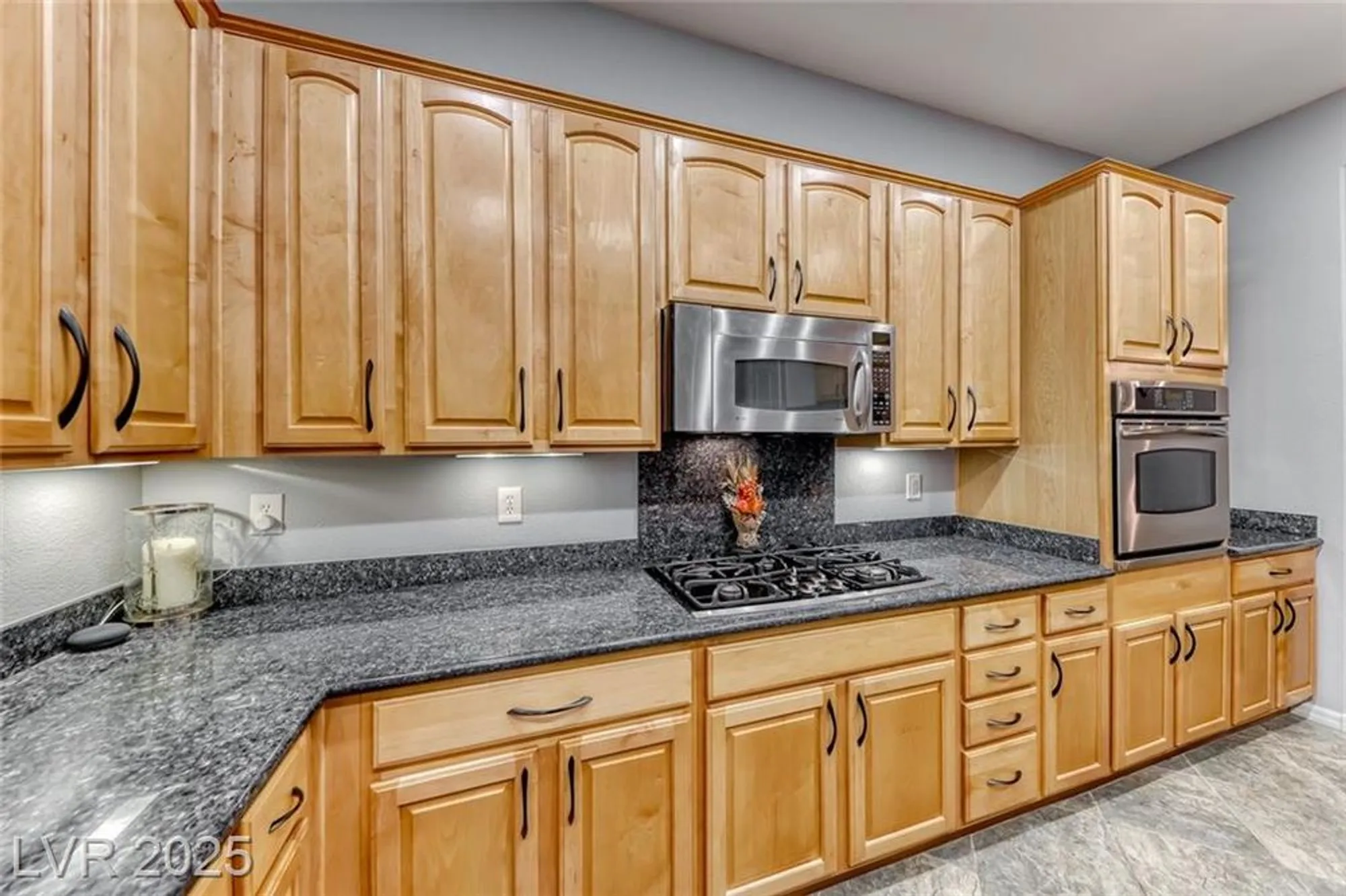 Property Slideshow image 25 of 67 | 2142 sandstone cliffs dr, Henderson, NV, 89044