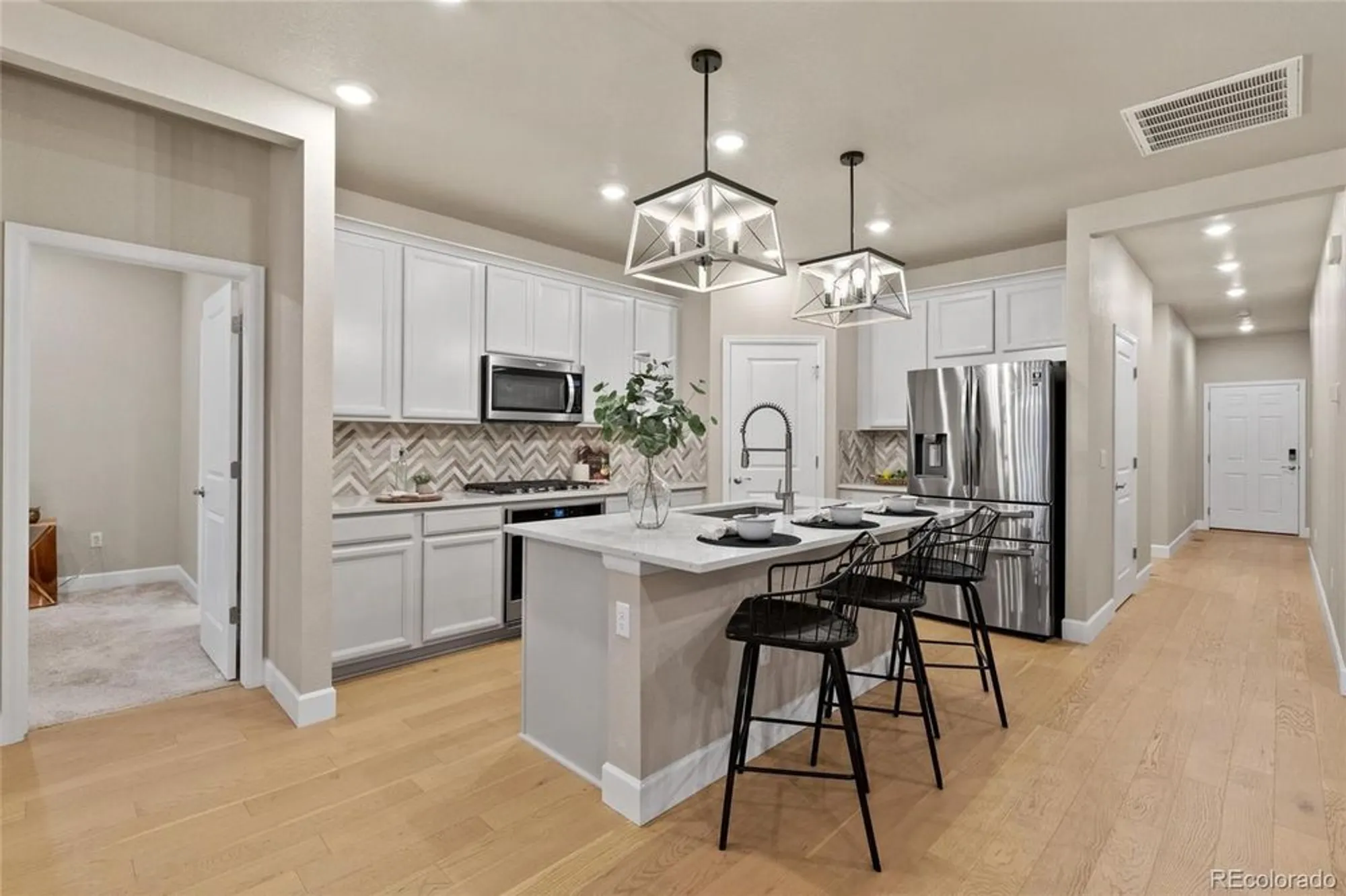 Property Slideshow image 6 of 32 | 3844 sandy vista ln, Castle Rock, CO, 80104