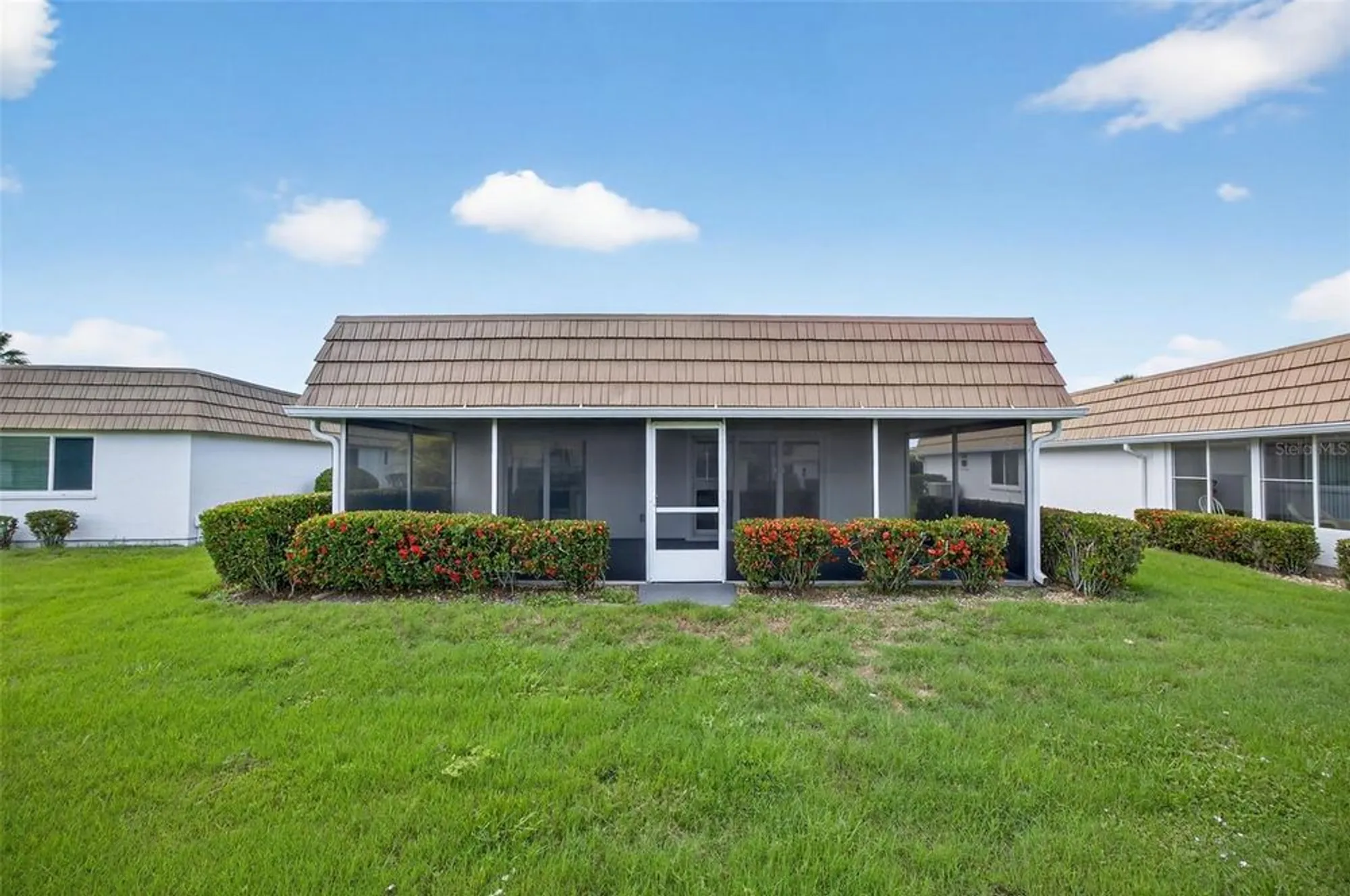 Property Slideshow image 23 of 34 | 2733 riverbluff pl v57, Sarasota, FL, 34231
