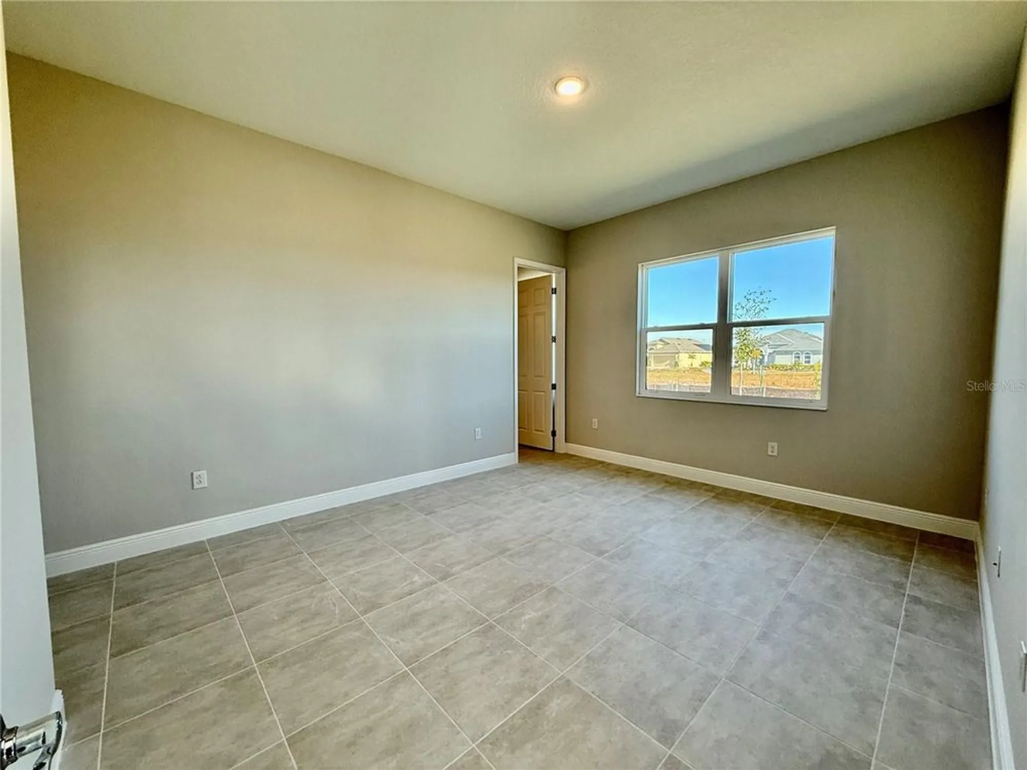 Property Slideshow image 20 of 52 | 8592 hempstead way, Mount Dora, FL, 32757