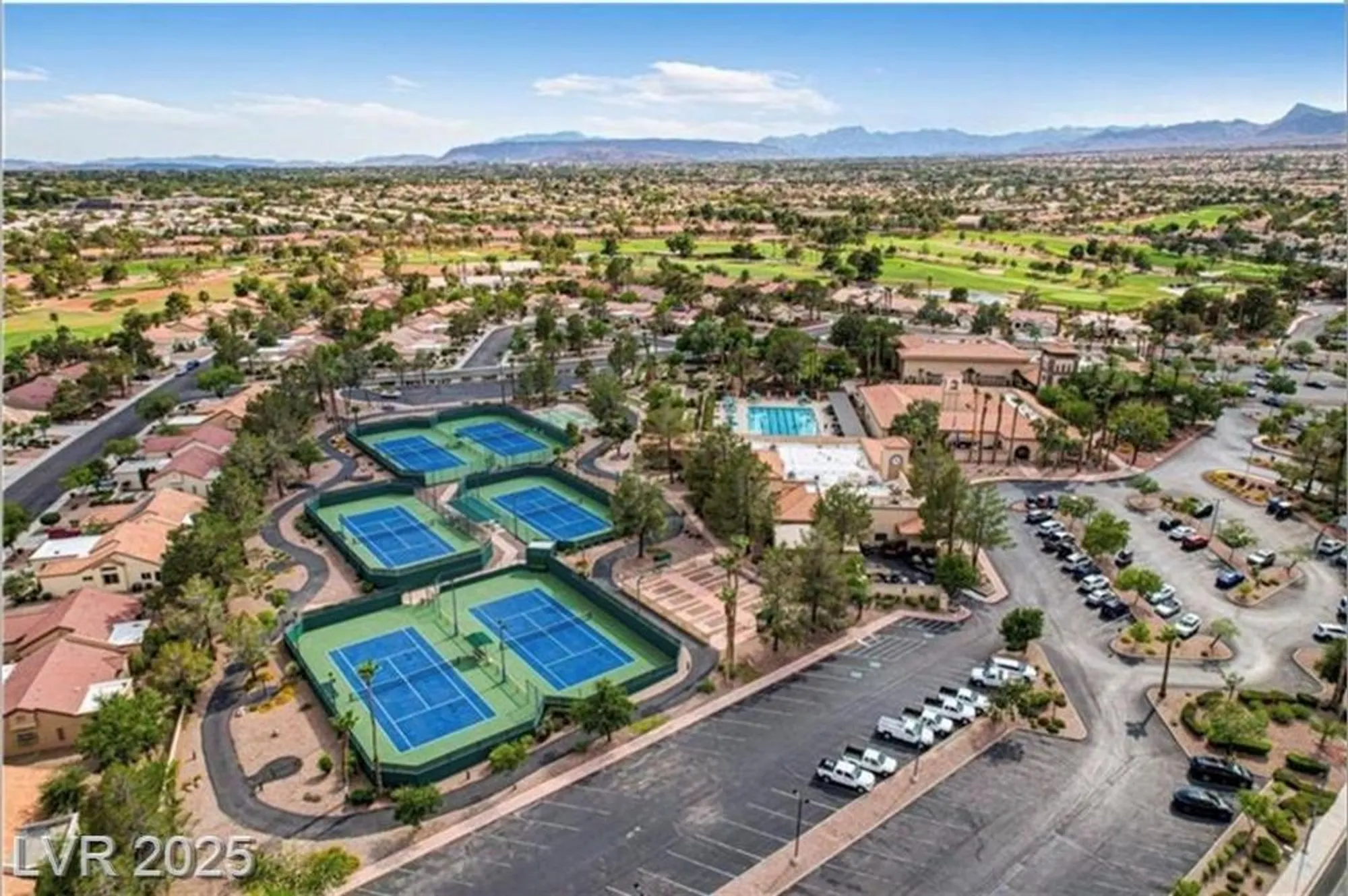 Property Slideshow image 61 of 70 | 2920 crown ridge dr, Las Vegas, NV, 89134