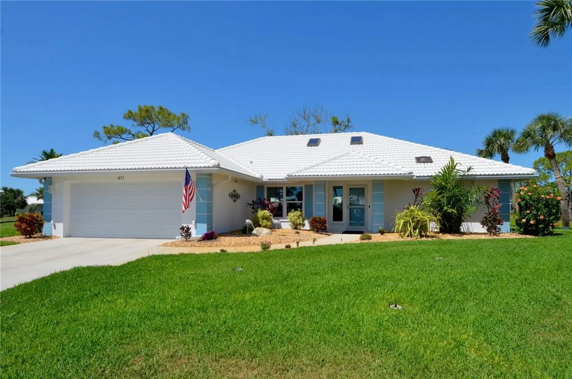 Property Slideshow image 1 of 77 | 611 paget dr, Venice, FL, 34293