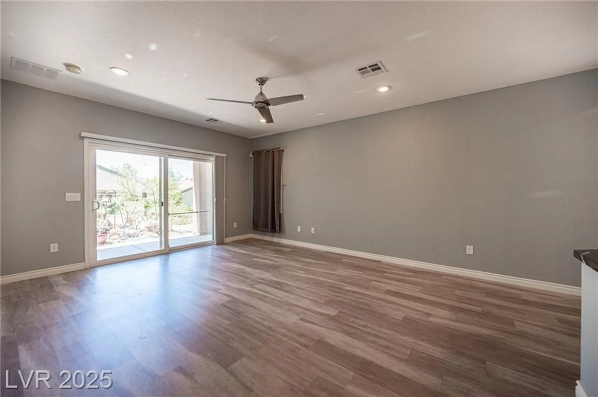 Property Slideshow image 6 of 43 | 2545 divine sky dr, Henderson, NV, 89044