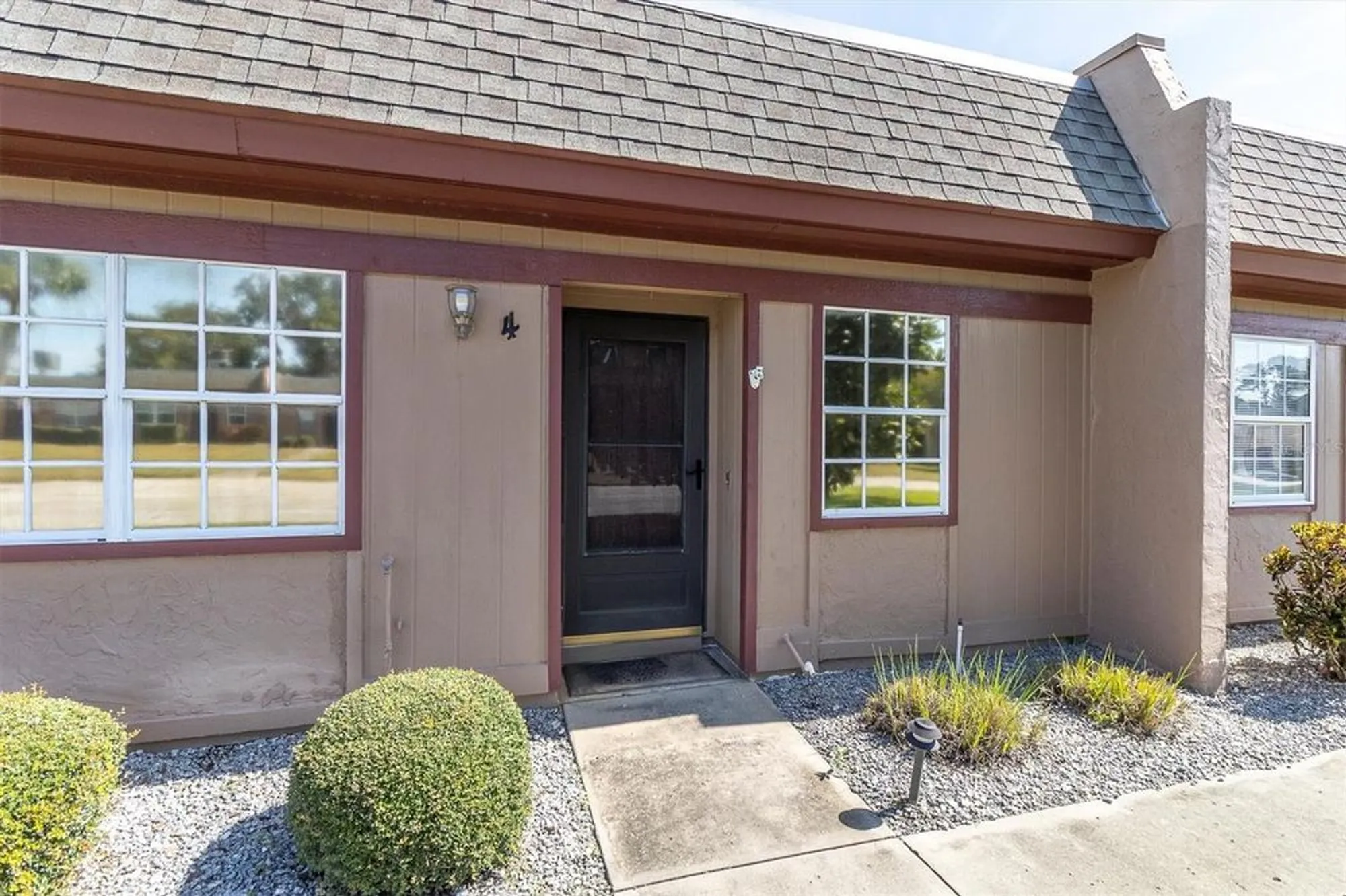 Property Slideshow image 2 of 59 | 11204 pembridge ct 4, Port Richey, FL, 34668