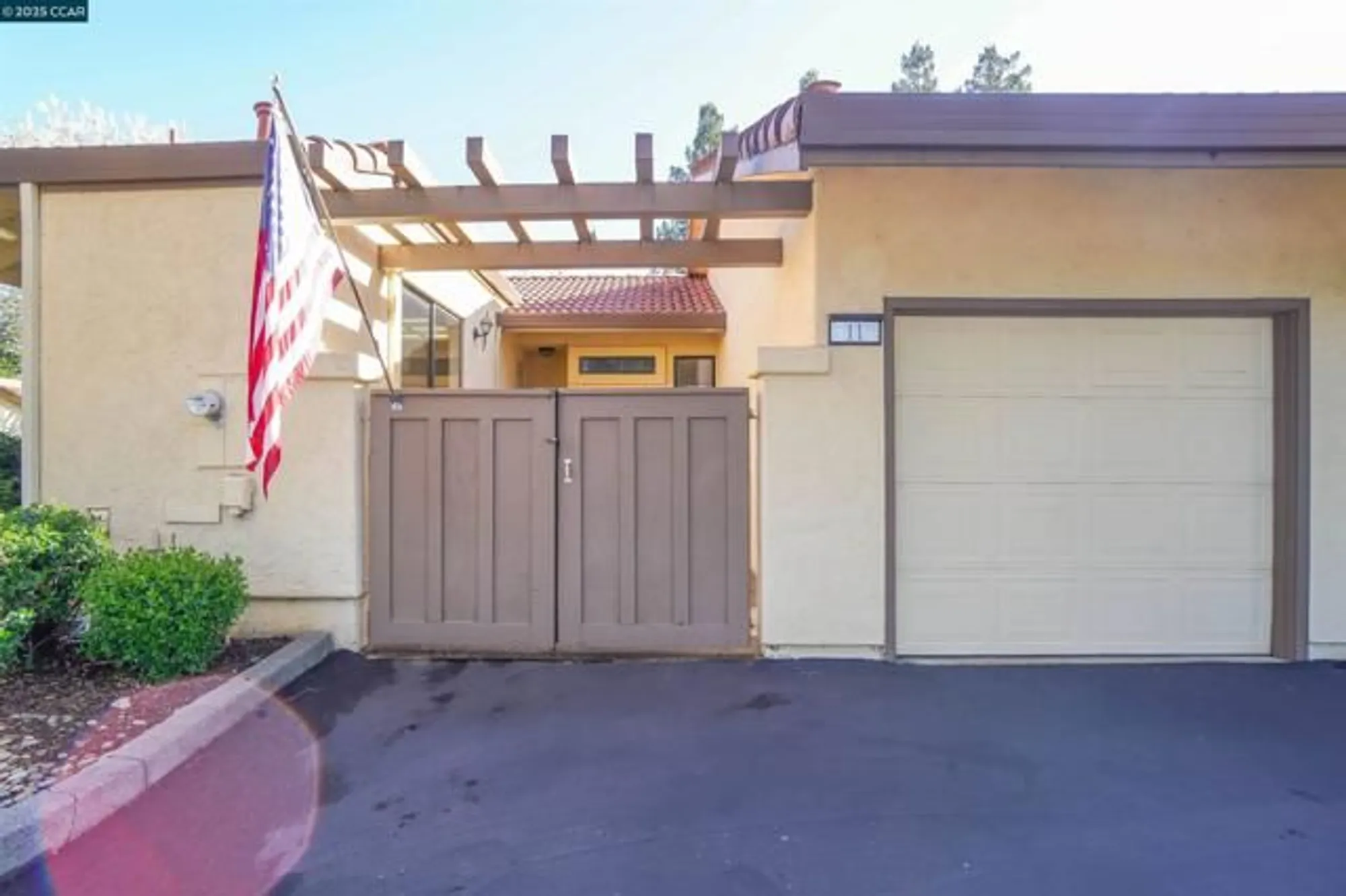 Property Slideshow image 23 of 26 | 11 fountain grove cir, Napa, CA, 94558