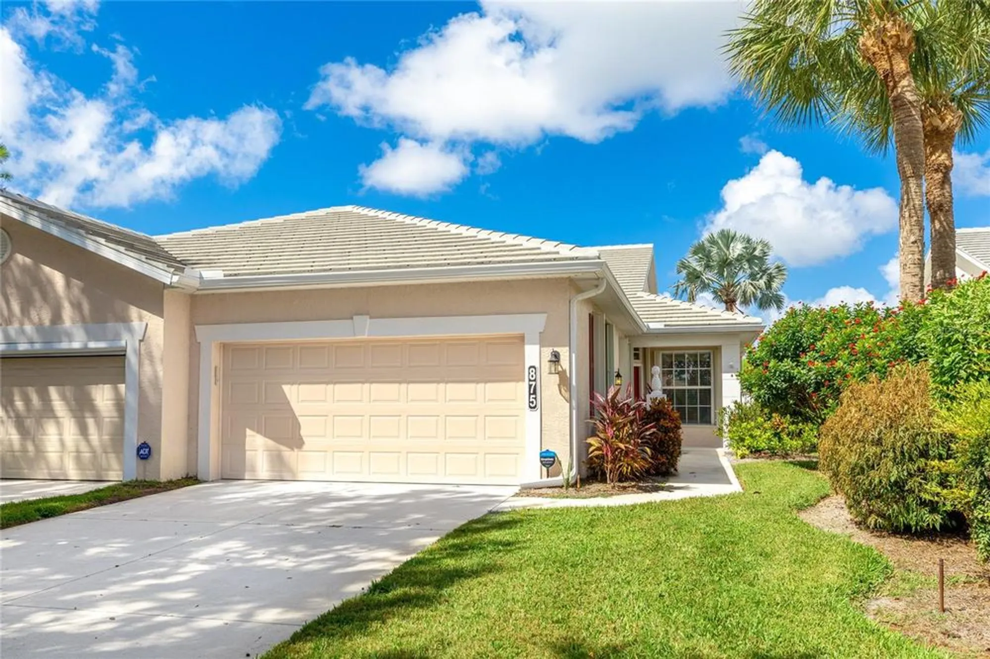 Property Slideshow image 1 of 51 | 875 chalmers dr 11, Venice, FL, 34293
