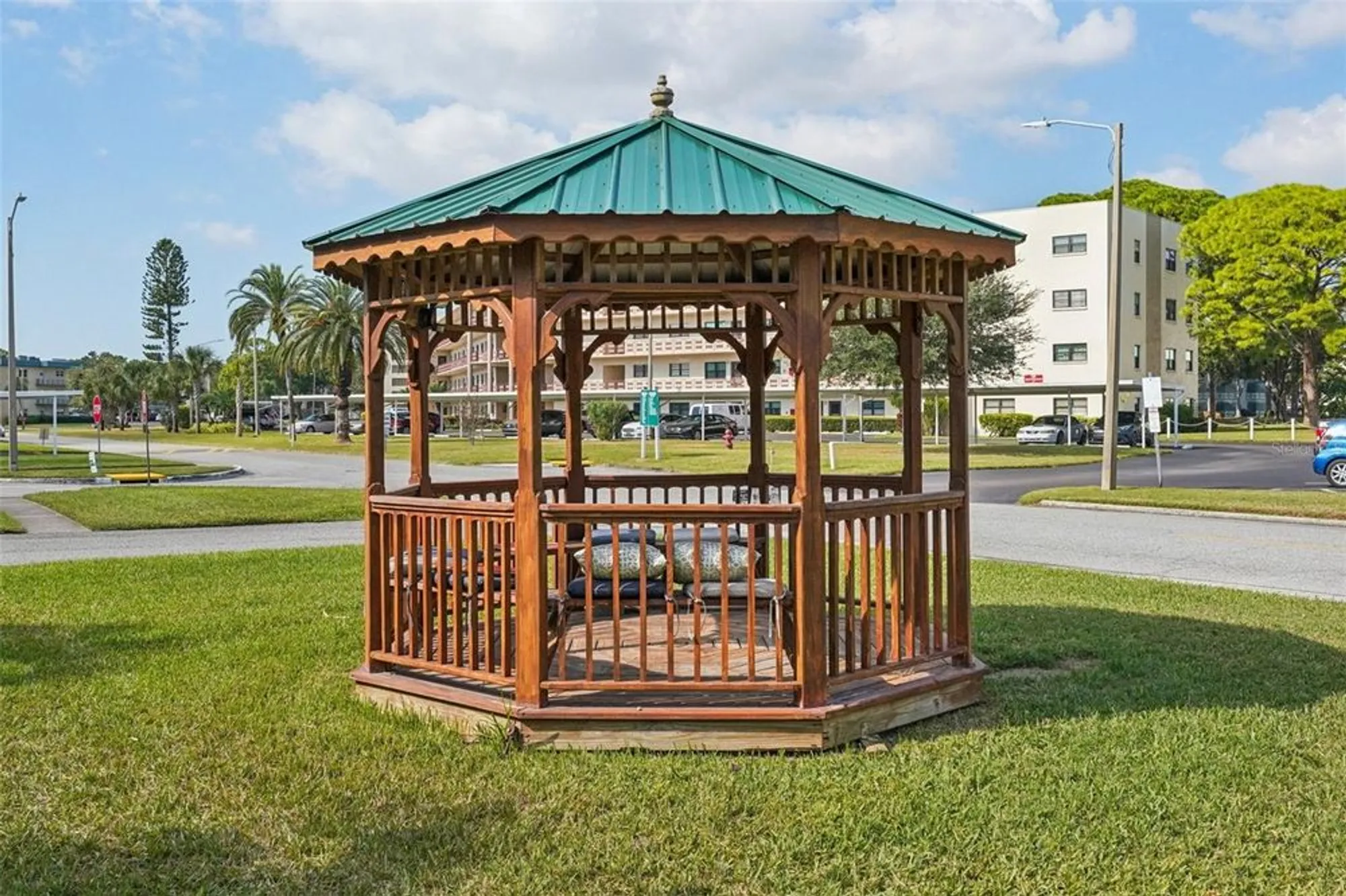Property Slideshow image 60 of 76 | 5501 80th st n unit 505, Saint Petersburg, FL, 33709