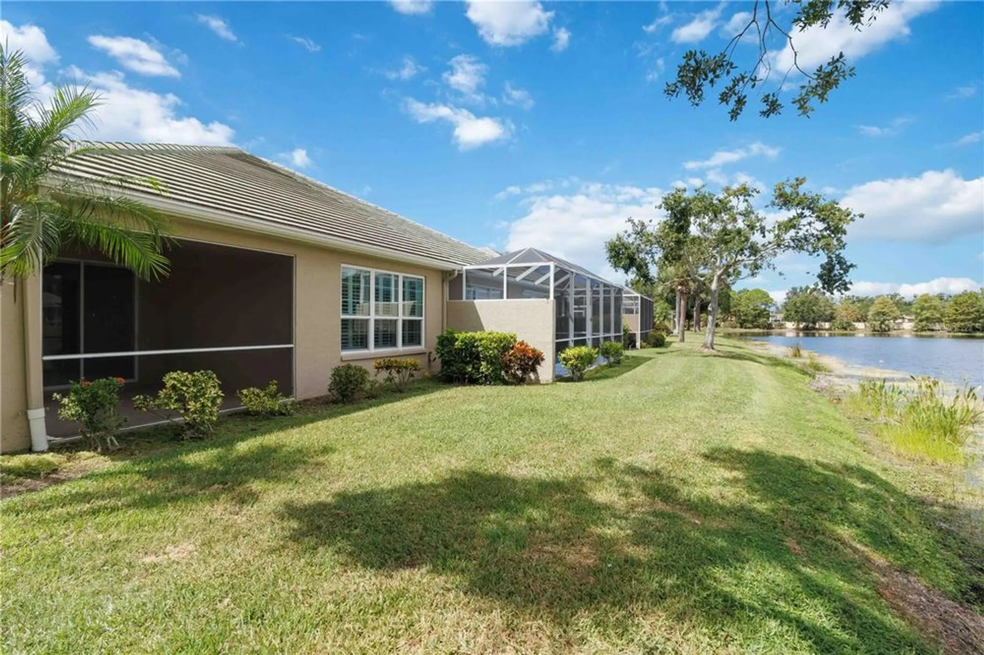 Property Slideshow image 30 of 51 | 4939 lakescene pl, Sarasota, FL, 34243