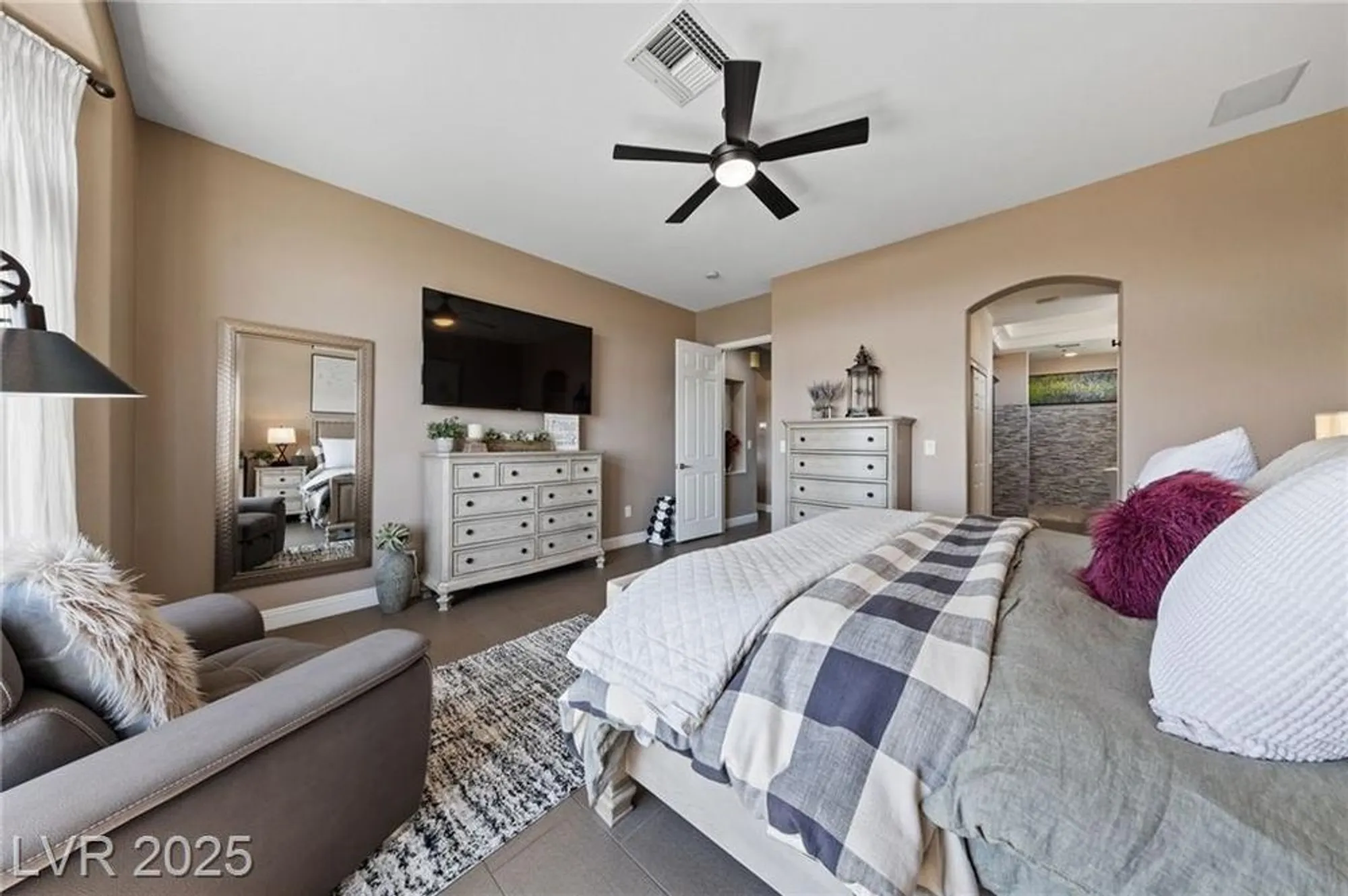 Property Slideshow image 56 of 69 | 2616 faiss dr, Las Vegas, NV, 89134
