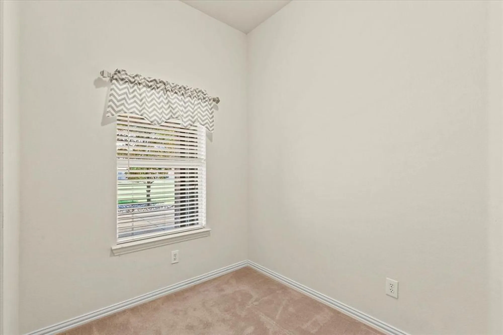 Property Slideshow image 17 of 37 | 927 oakland hills dr, Fairview, TX, 75069