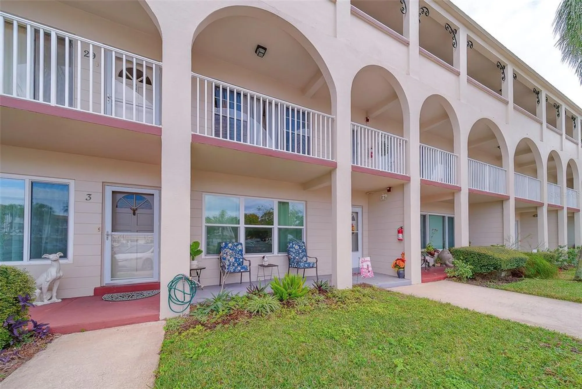 Property Slideshow image 2 of 55 | 2433 brazilia dr apt 5, Clearwater, FL, 33763