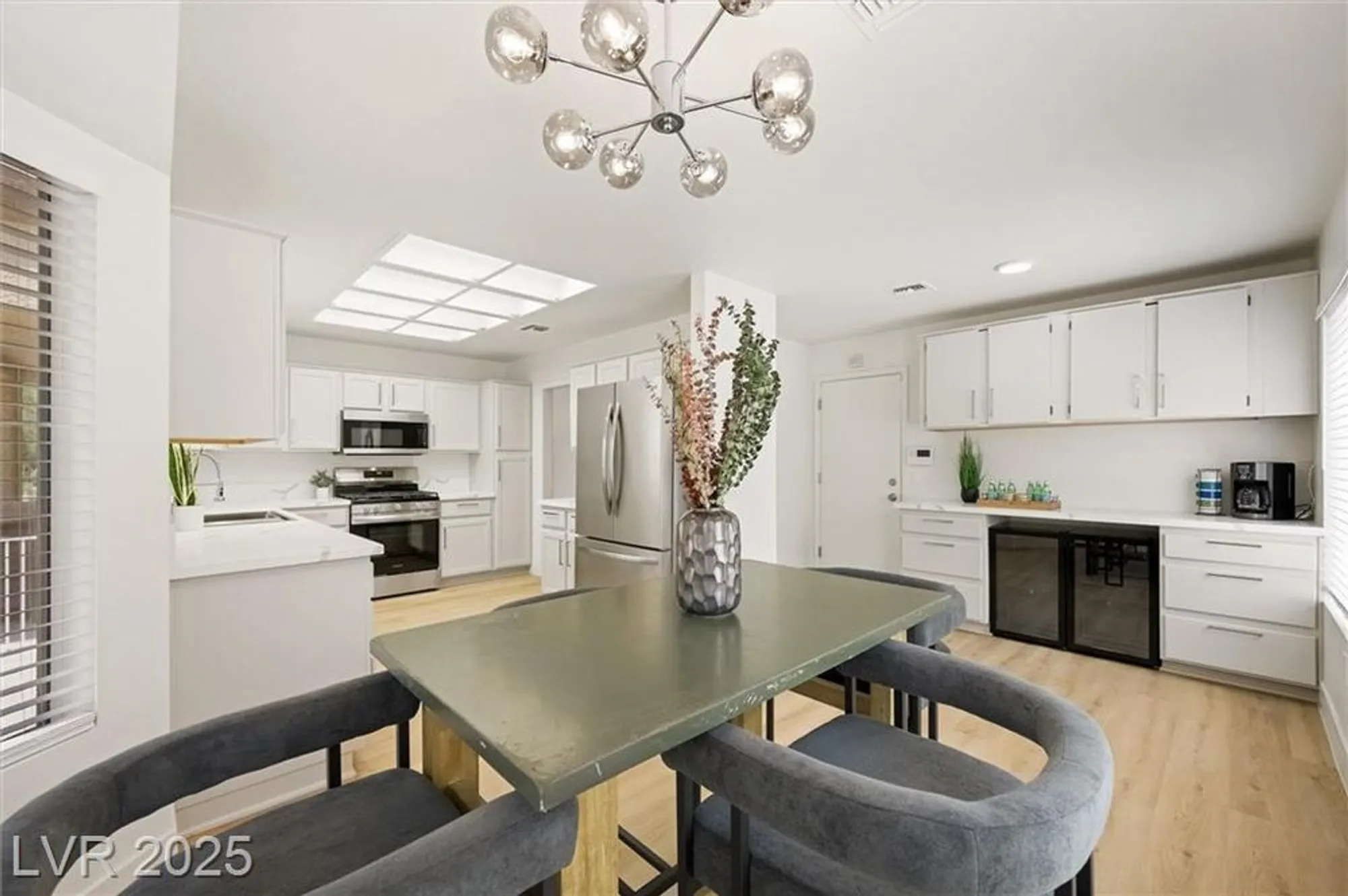 Property Slideshow image 16 of 40 | 2517 desert sands dr, Las Vegas, NV, 89134