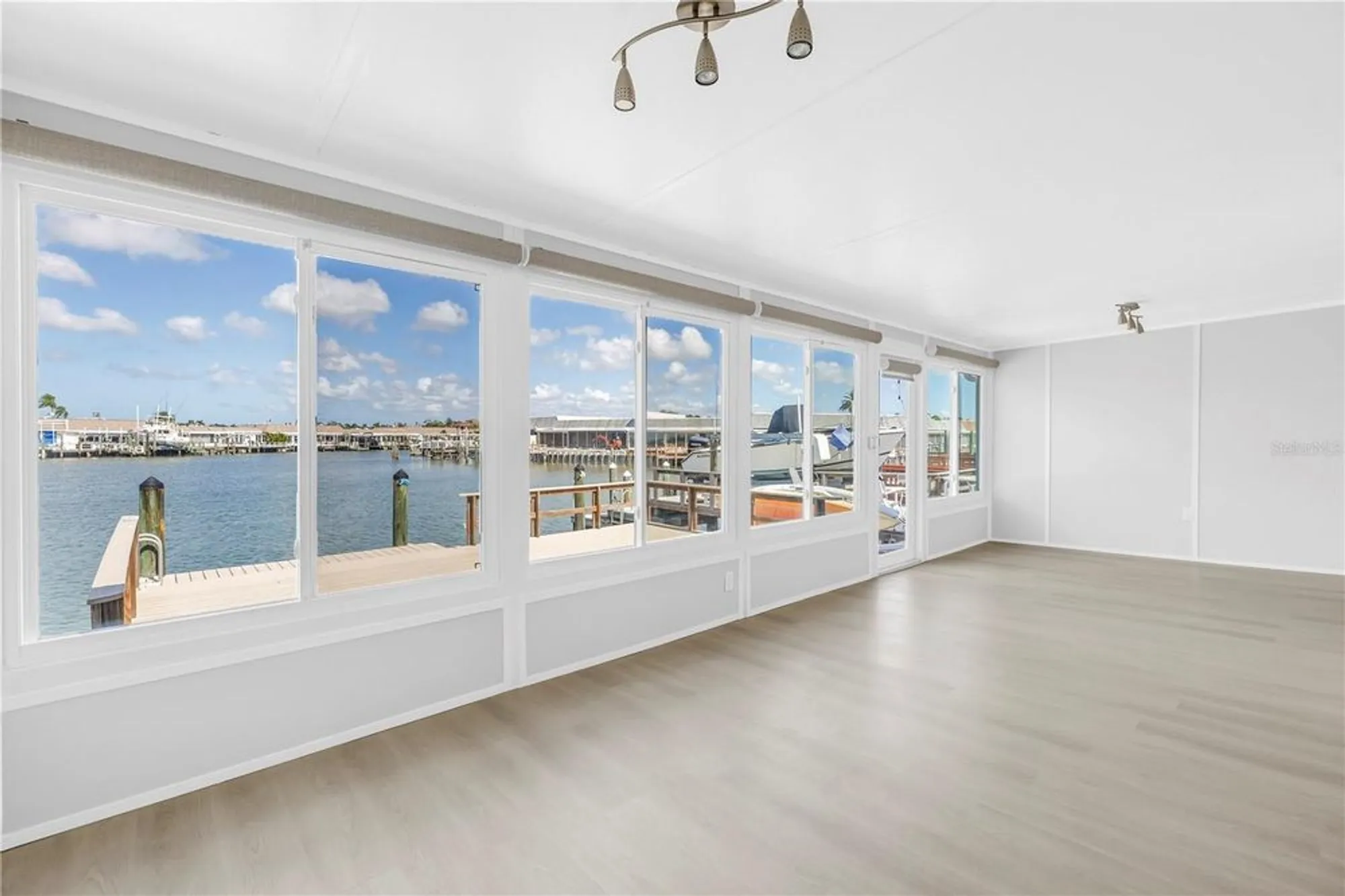 Property Slideshow image 52 of 97 | 433 boca ciega point blvd s # 1012, St Petersburg, FL, 33708