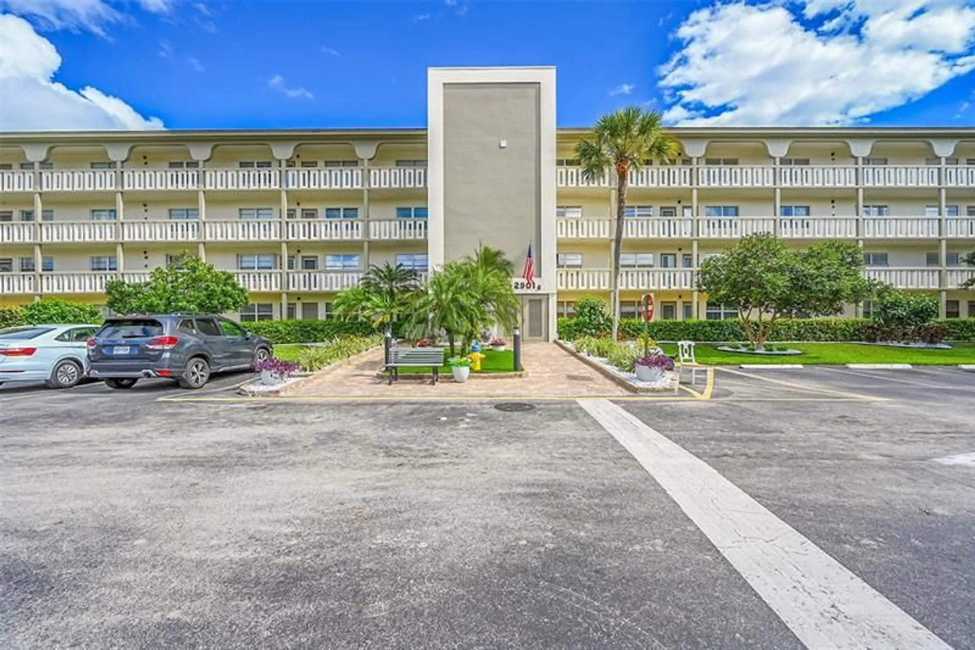Property Slideshow image 43 of 65 | 2901 victoria cir m4, Coconut Creek, FL, 33066