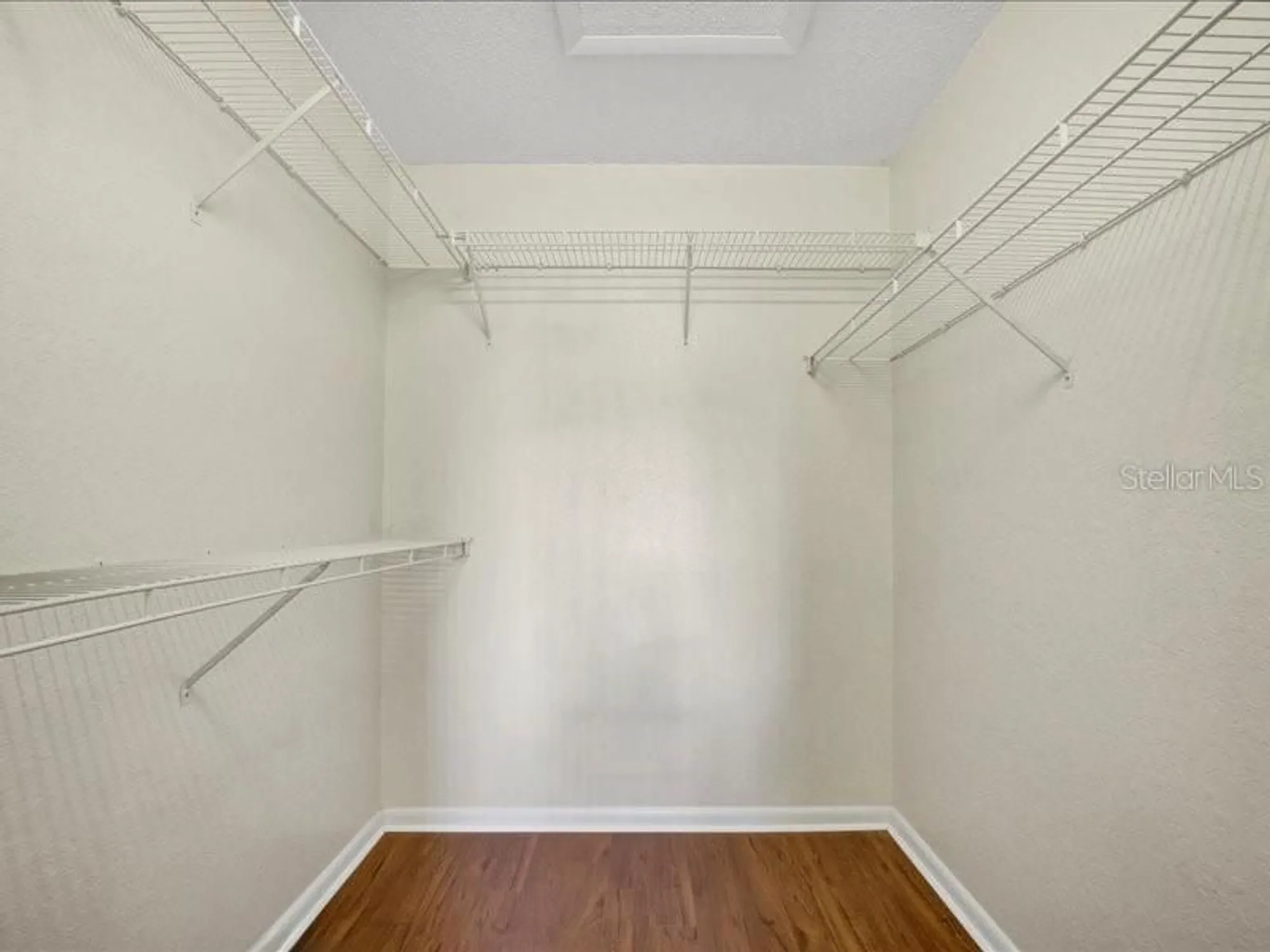 Property Slideshow image 15 of 36 | 1585 oakview cir, Winter Haven, FL, 33880