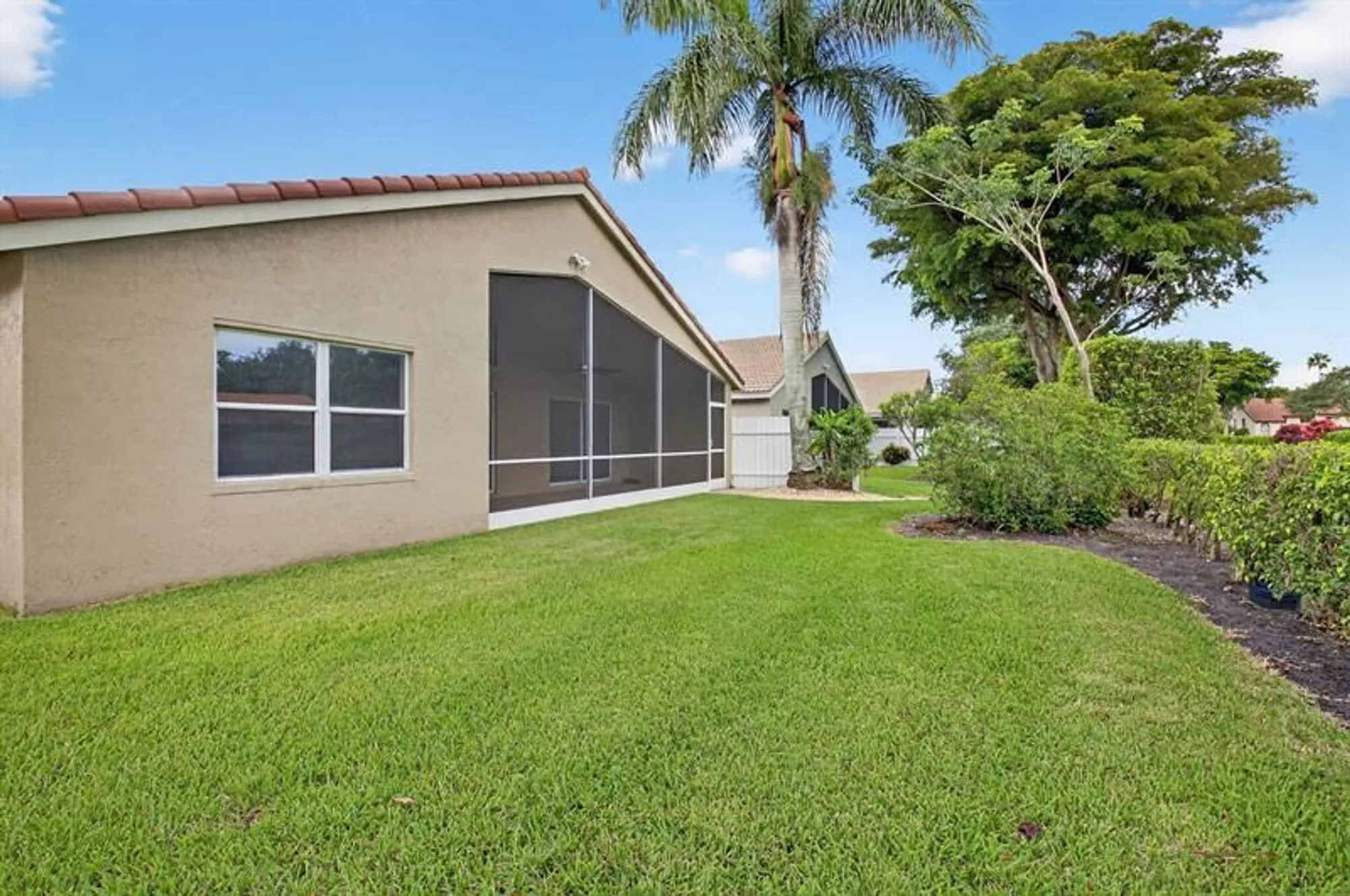 Property Slideshow image 39 of 62 | 5891 royal isles blvd, Boynton Beach, FL, 33437