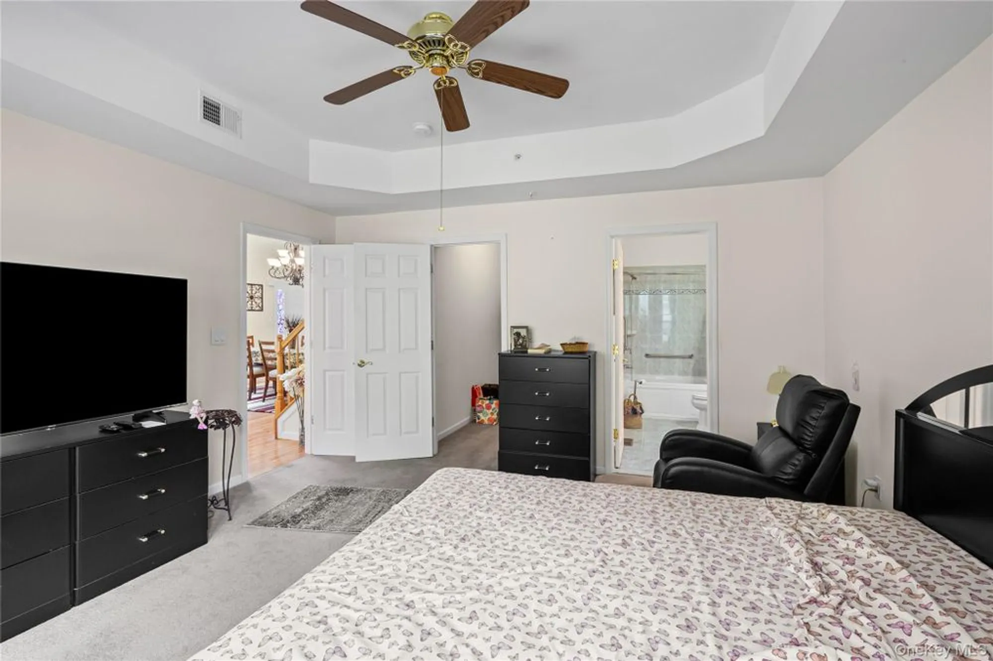 Property Slideshow image 18 of 32 | 48 avery ln, Miller Place, NY, 11764